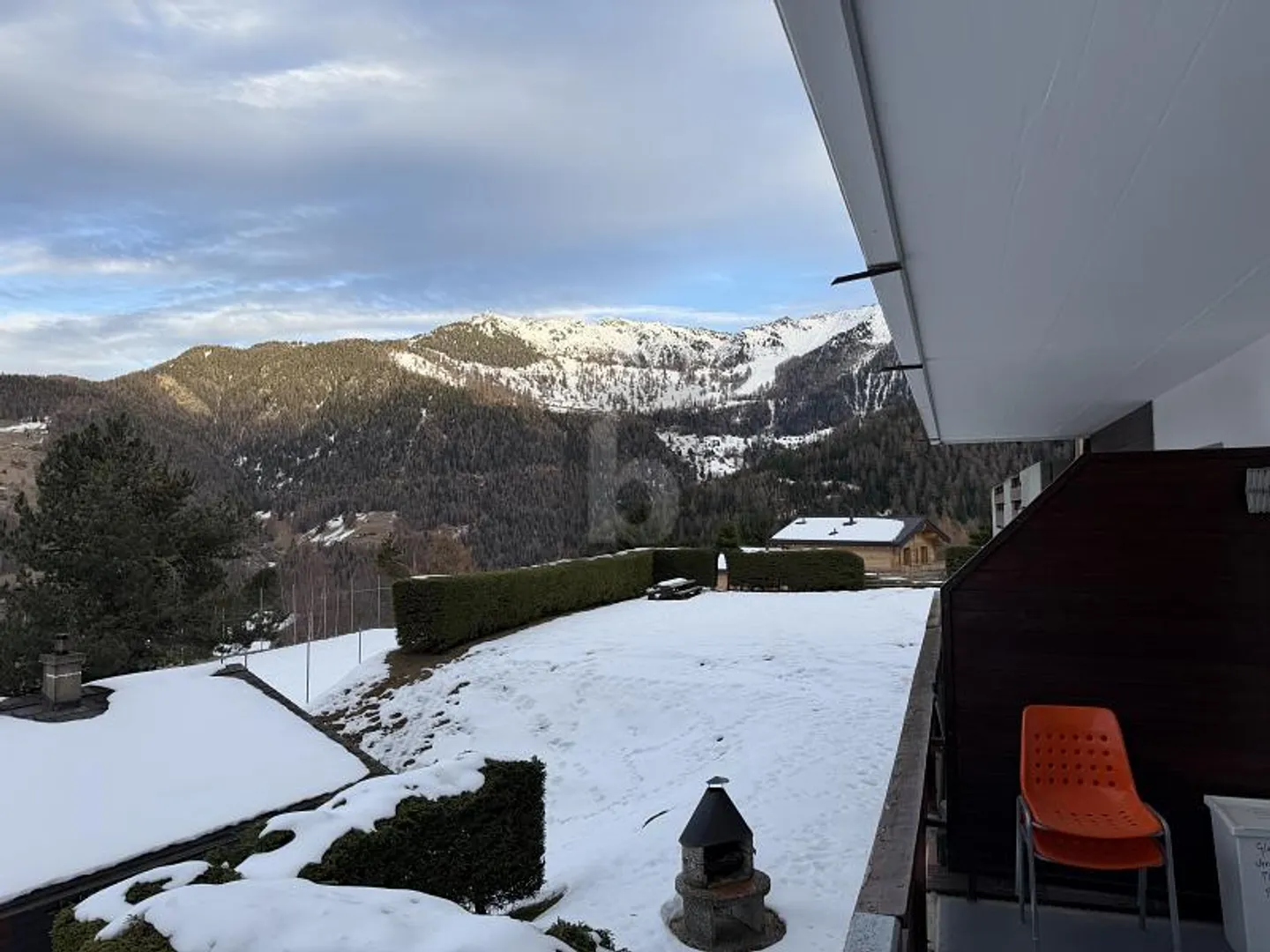 PREZZO TOP! UN RIFUGIO ACCOGLIENTE CON UNA VISTA DA SOGNO - Foto 2 di 6