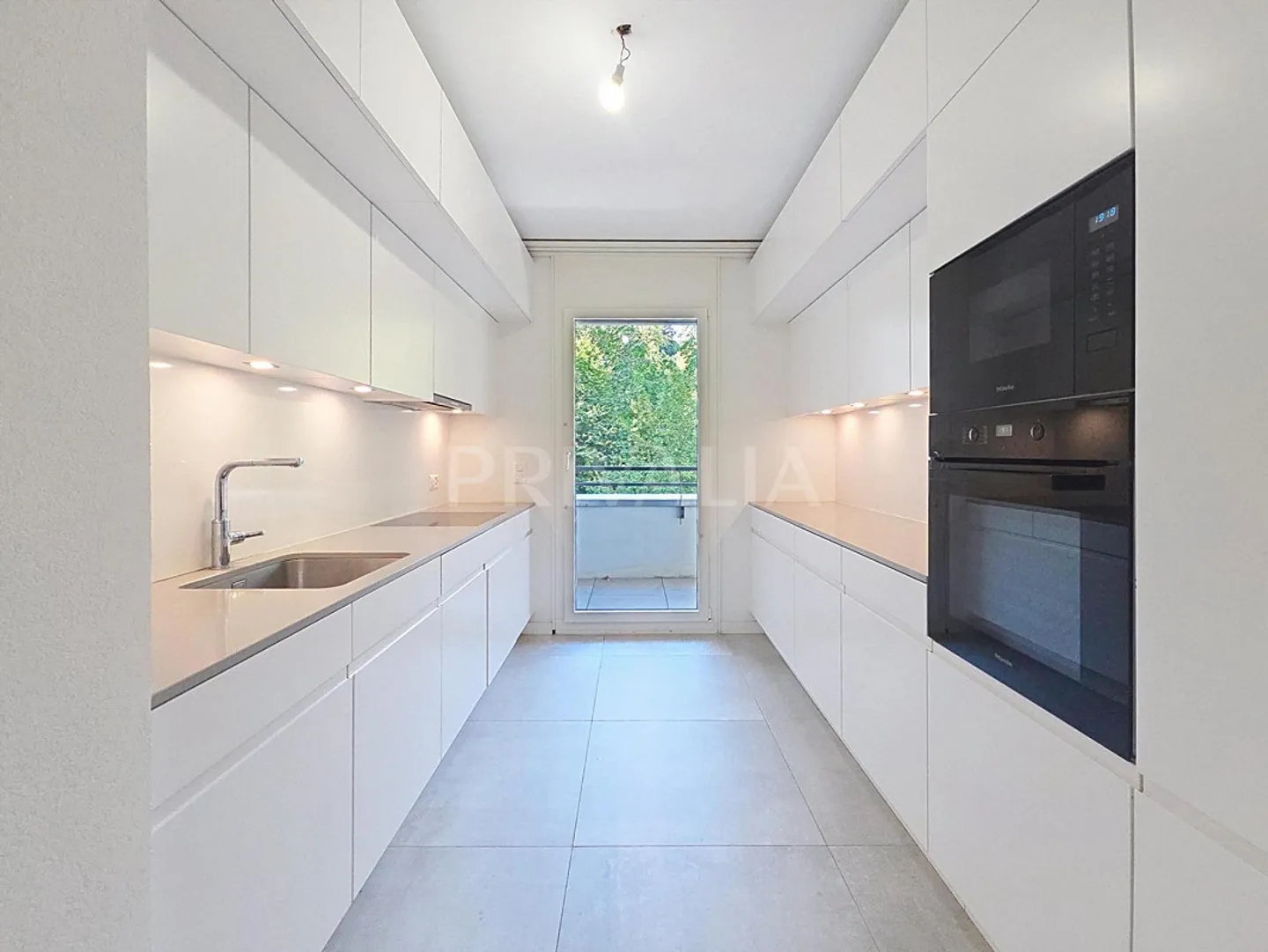 Beautiful 121 m2 attic with terrace - Photo 3 of 10