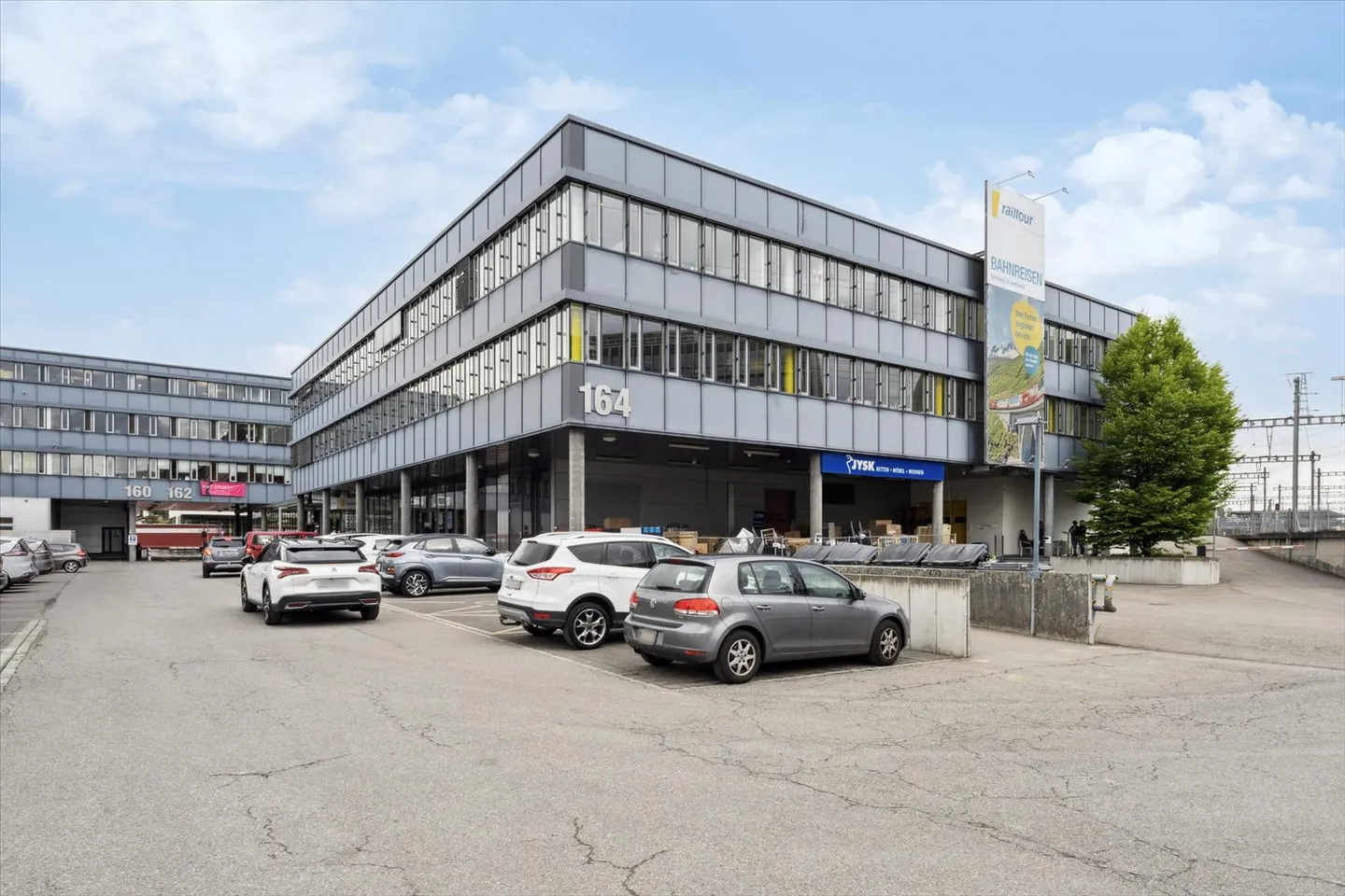 Vielseitige Gewerbefläche - Foto 1 von 2