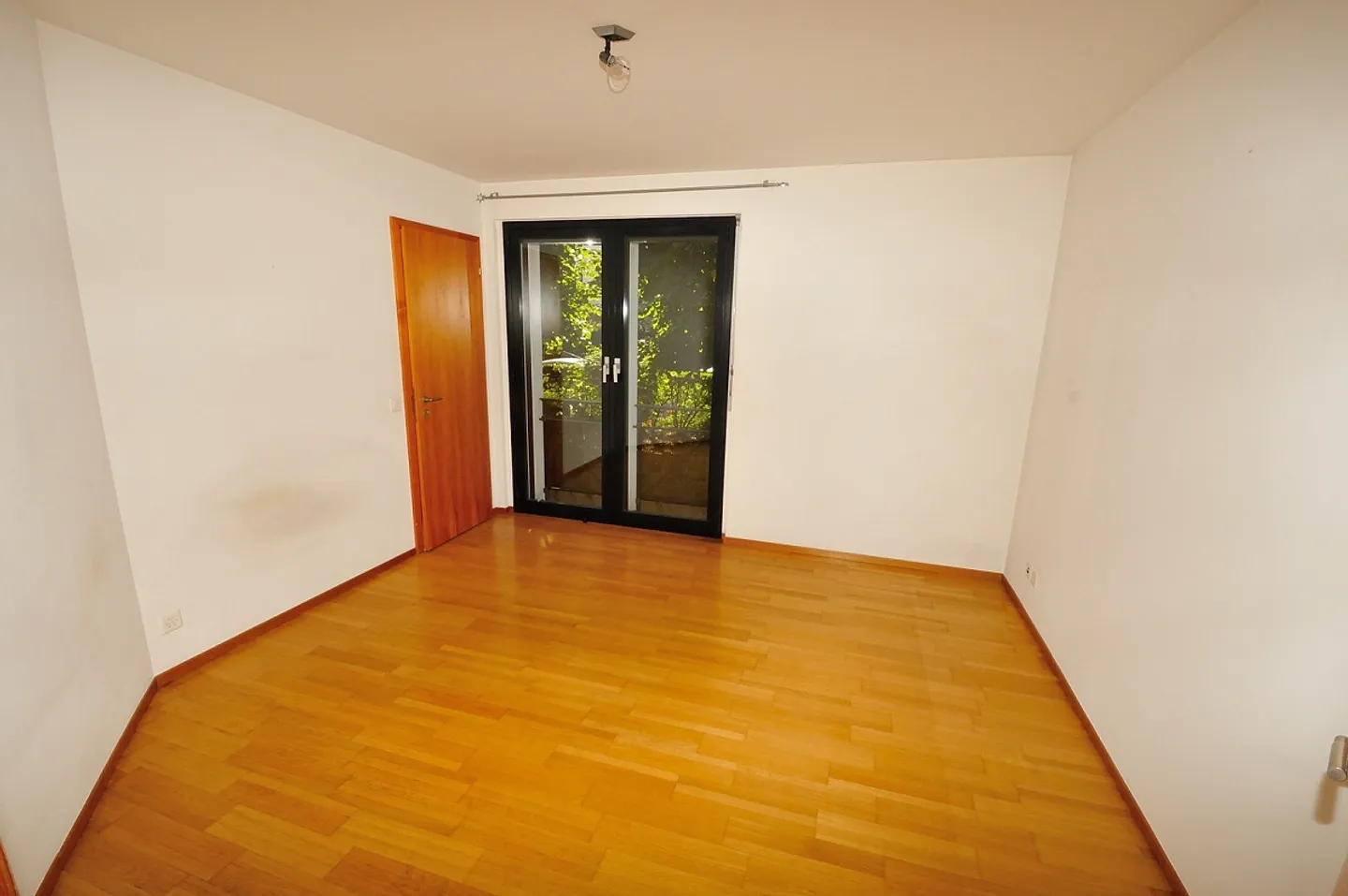 Exceptional 3 ½ Room Apartment - Spacious and Original Three-Room Apartment - Photo 6 of 9