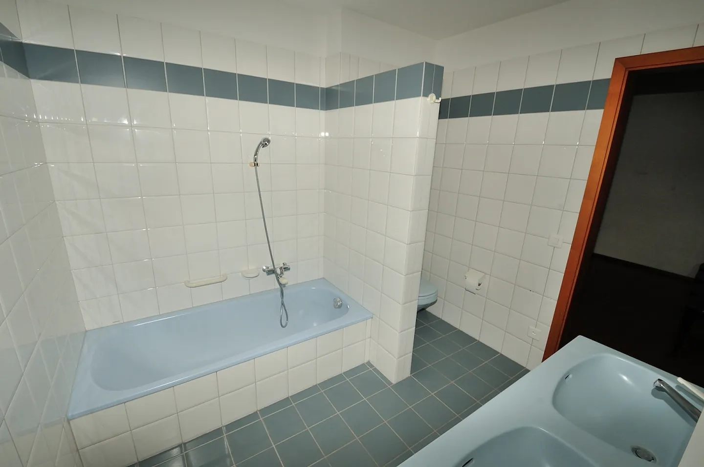 Exceptional 3 ½ Room Apartment - Spacious and Original Three-Room Apartment - Photo 7 of 9