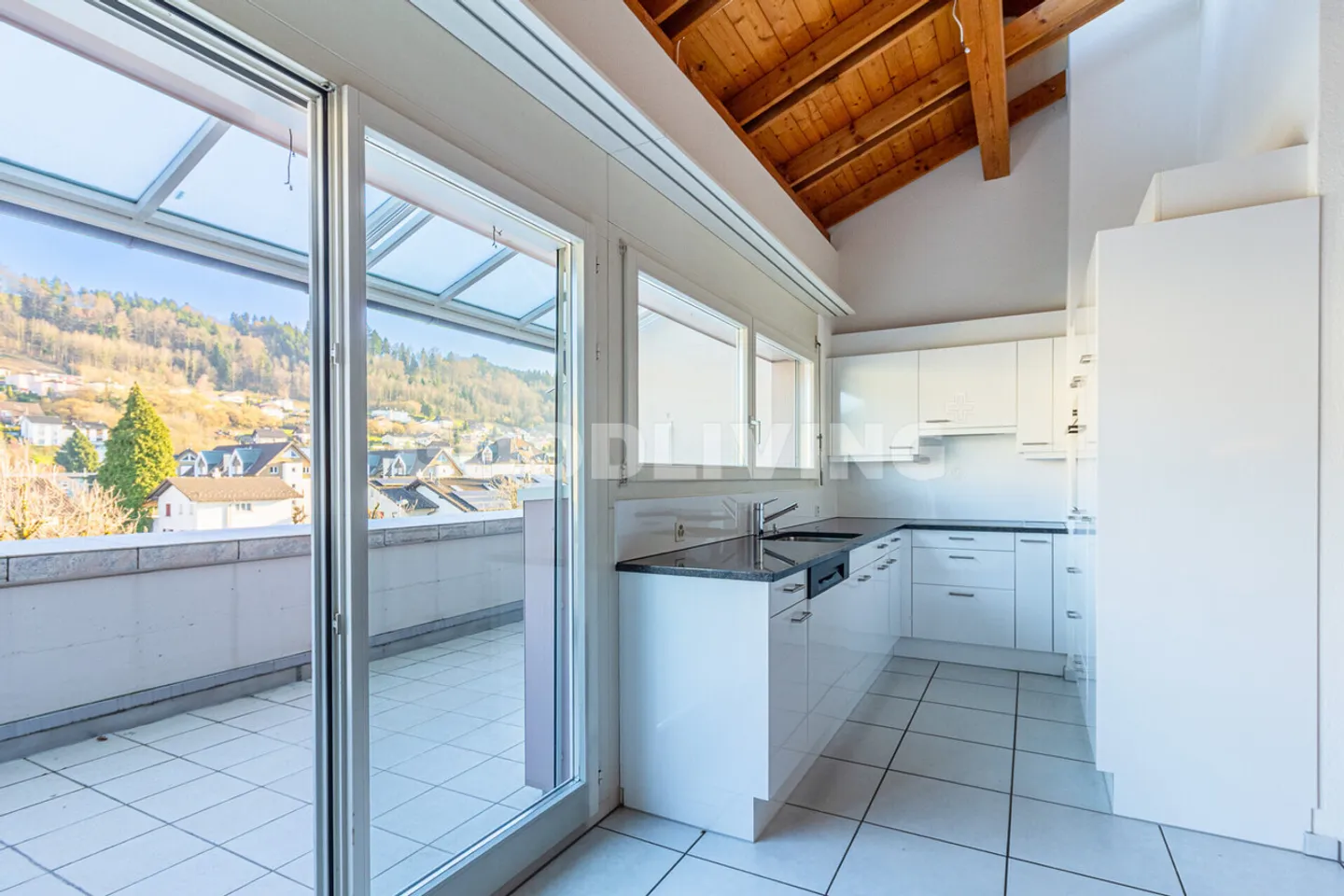 Maisonette con vista e camino - Foto 6 di 7