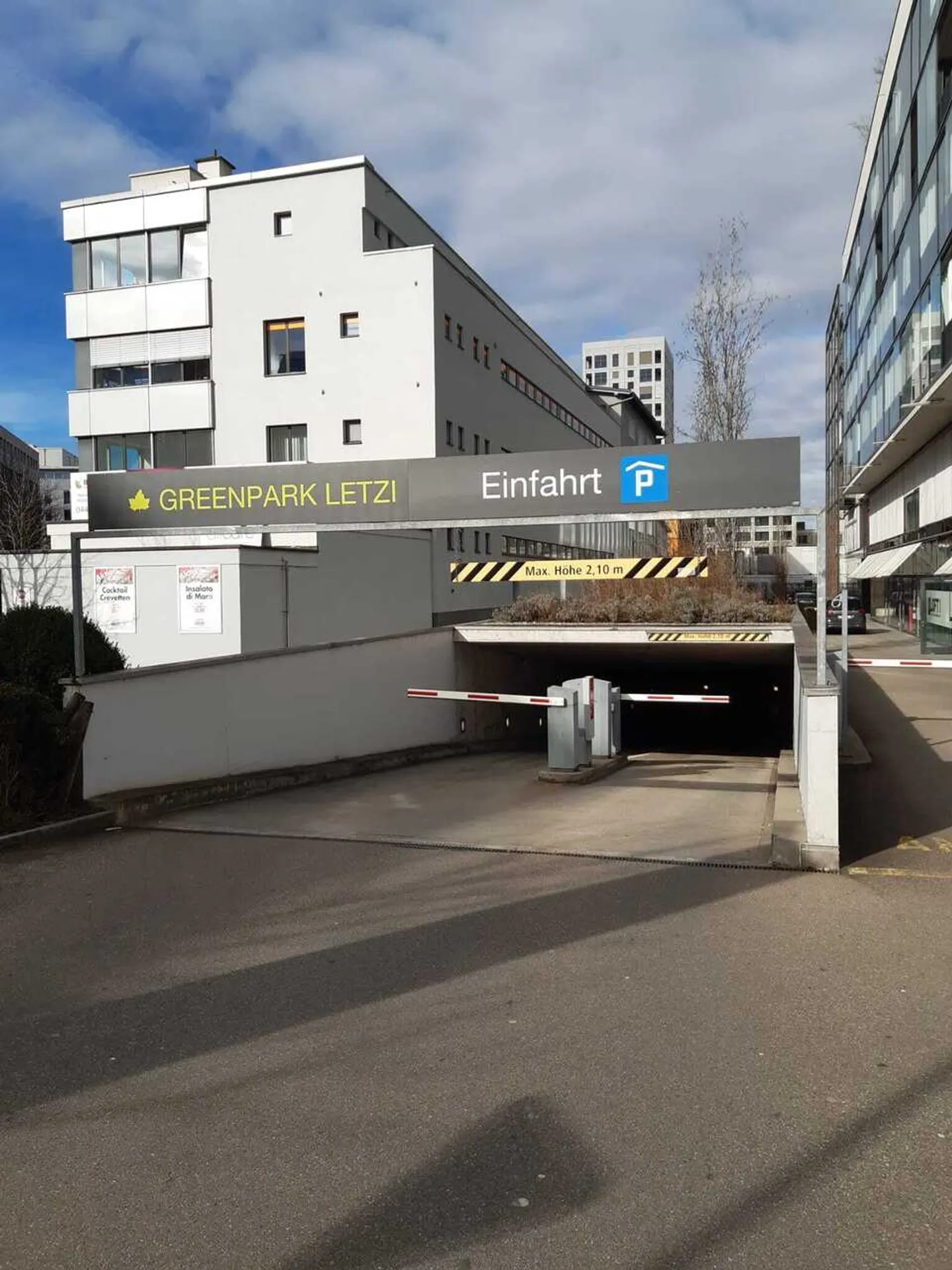 Posti auto a breve termine in affitto a Greenpark - Foto 1 di 4