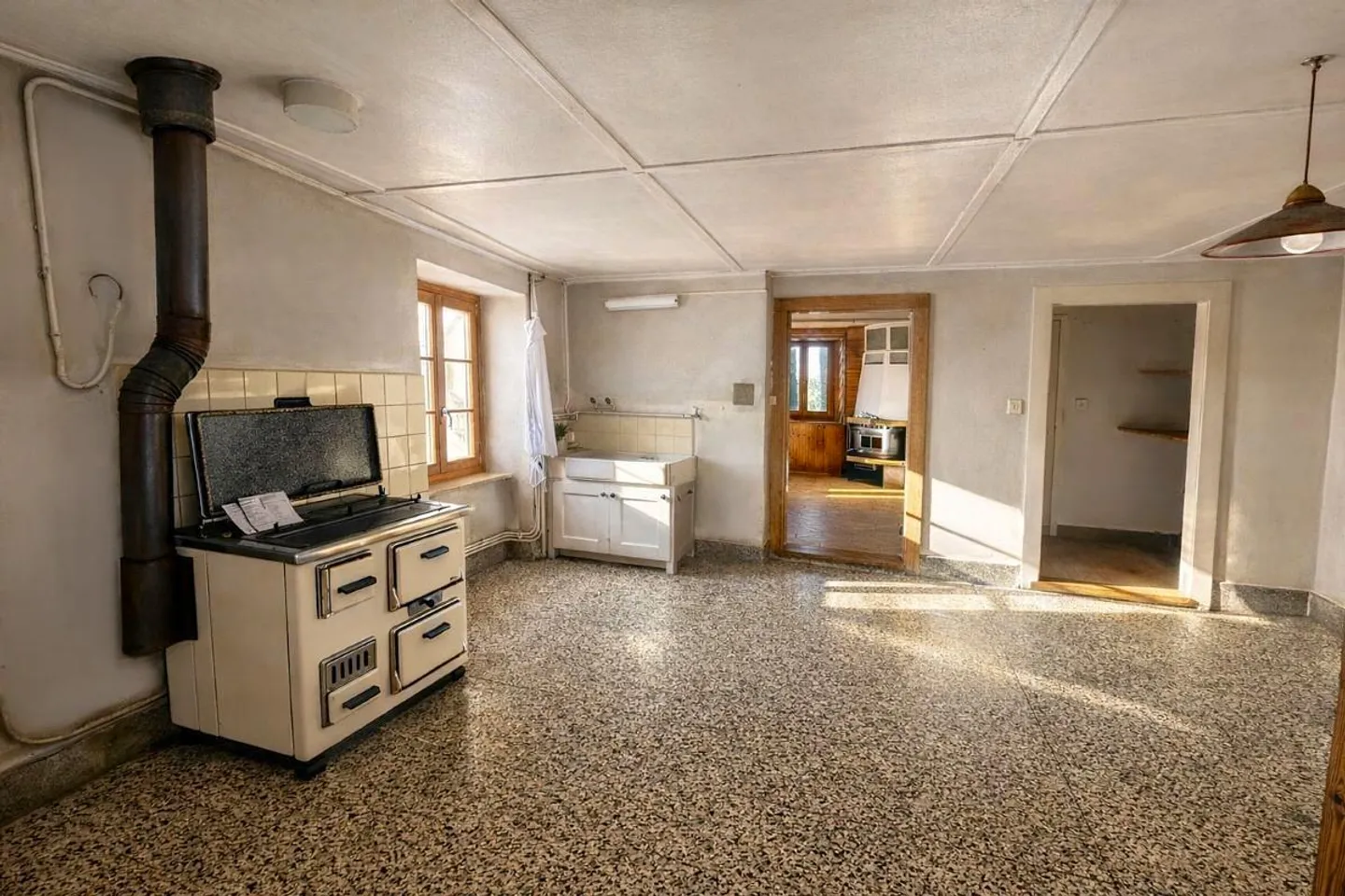 Fattoria nel villaggio - Proprietà di 2'578 m2 nella zona del villaggio! - Foto 10 di 16