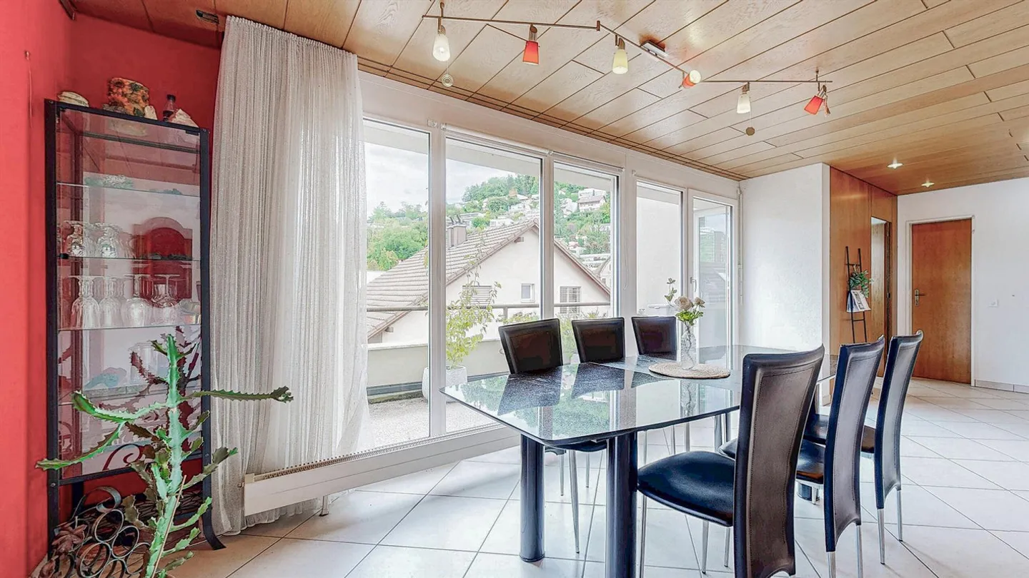 SPACIOUS AND BRIGHT DUPLEX PENTHOUSE APARTMENT IN THE CENTER - Photo 4 of 5