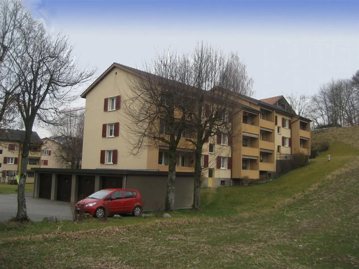 Charming Renovated Apartment - Photo 3 of 6