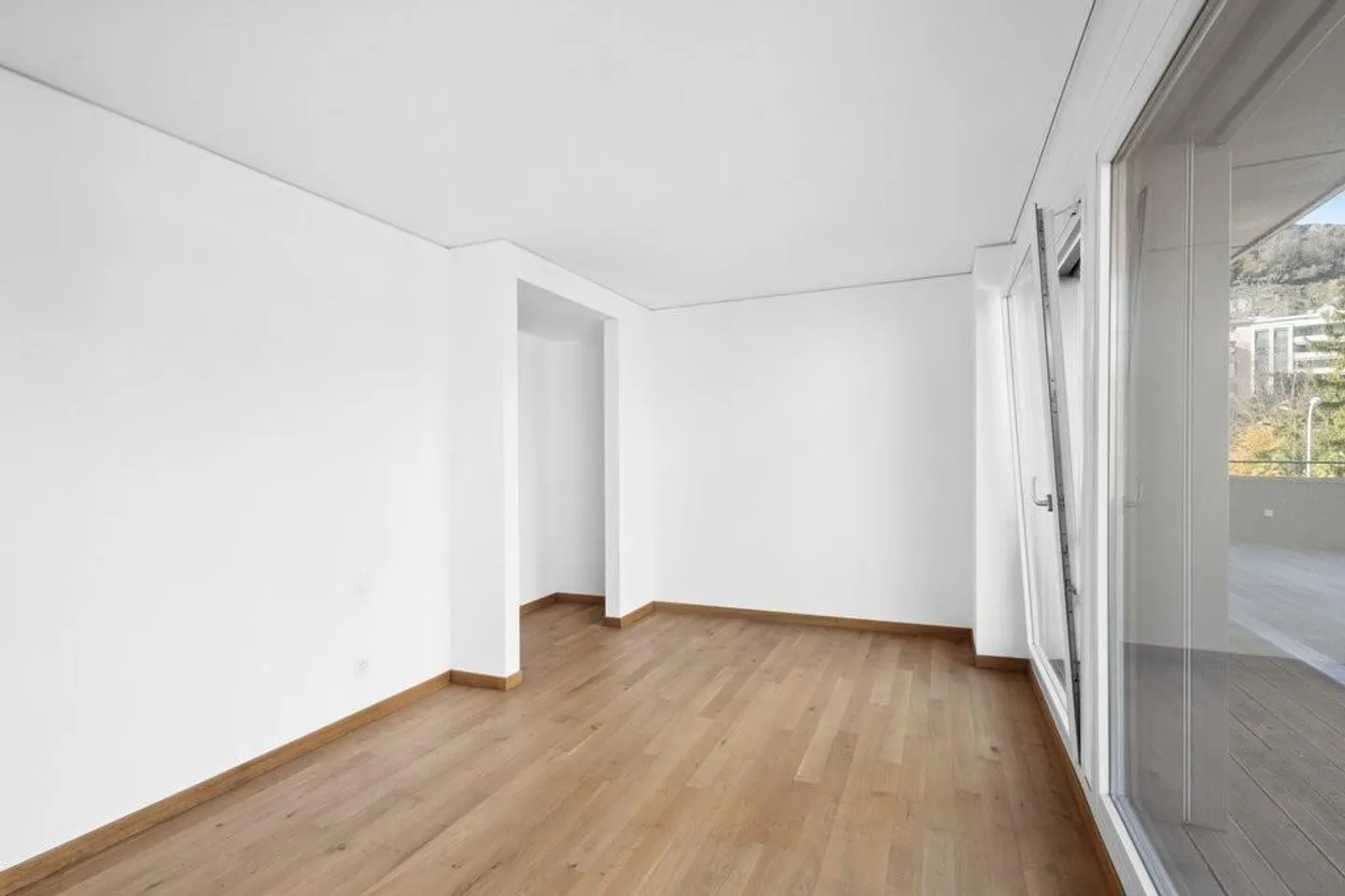 Spacious 2.5-room apartment with terrace in Paradiso - Photo 5 of 10