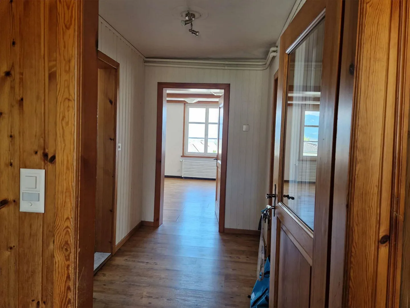 Helle Wohnung in 3-Familienhaus - Foto 2 von 8