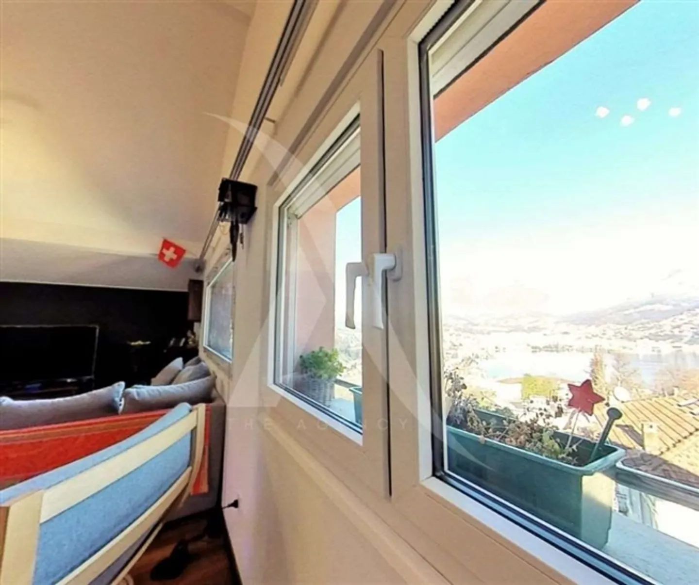 Geräumiges und helles Dachgeschoss 150MQ. Seeblick - Foto 4 von 19