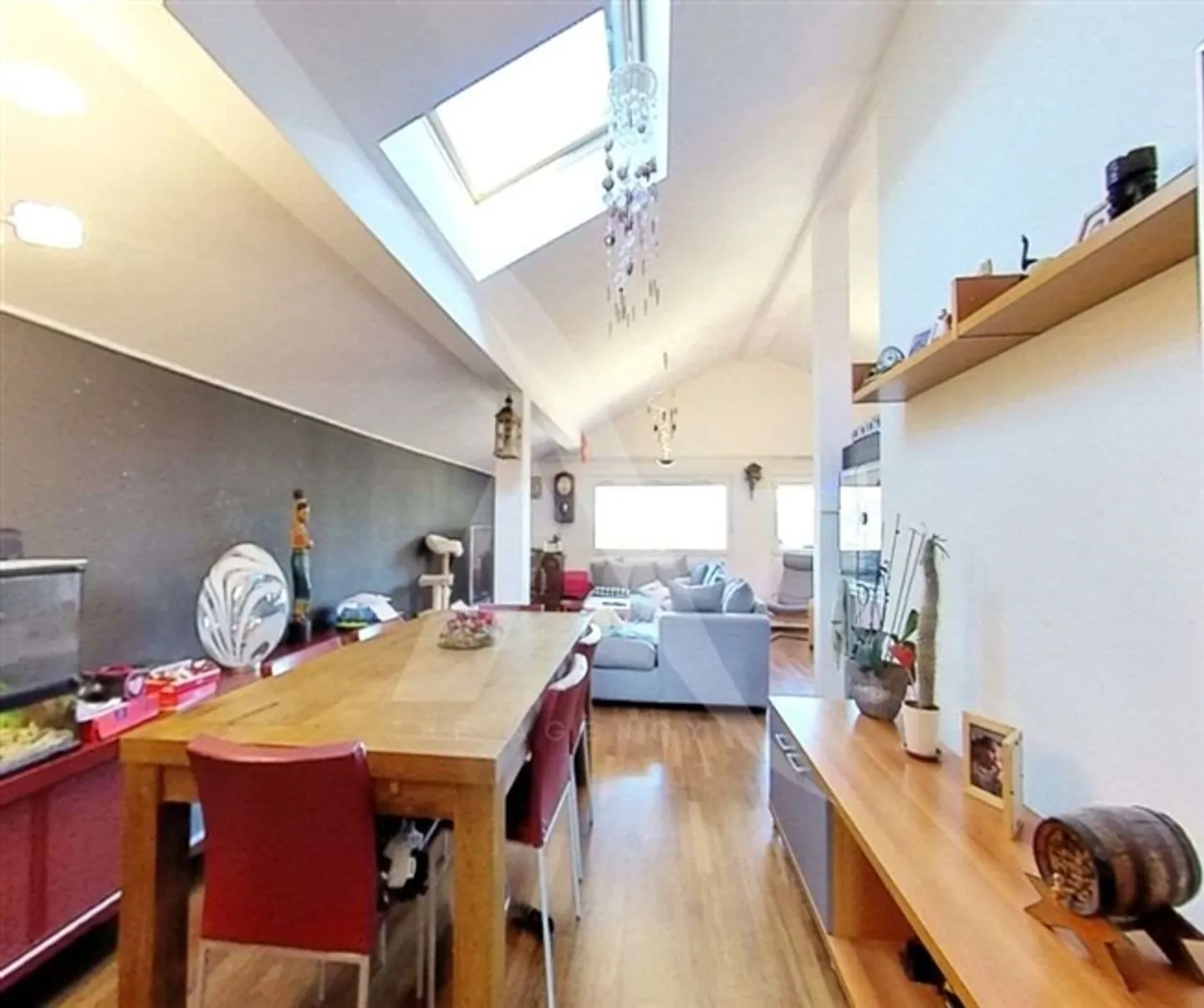 Geräumiges und helles Dachgeschoss 150MQ. Seeblick - Foto 5 von 19