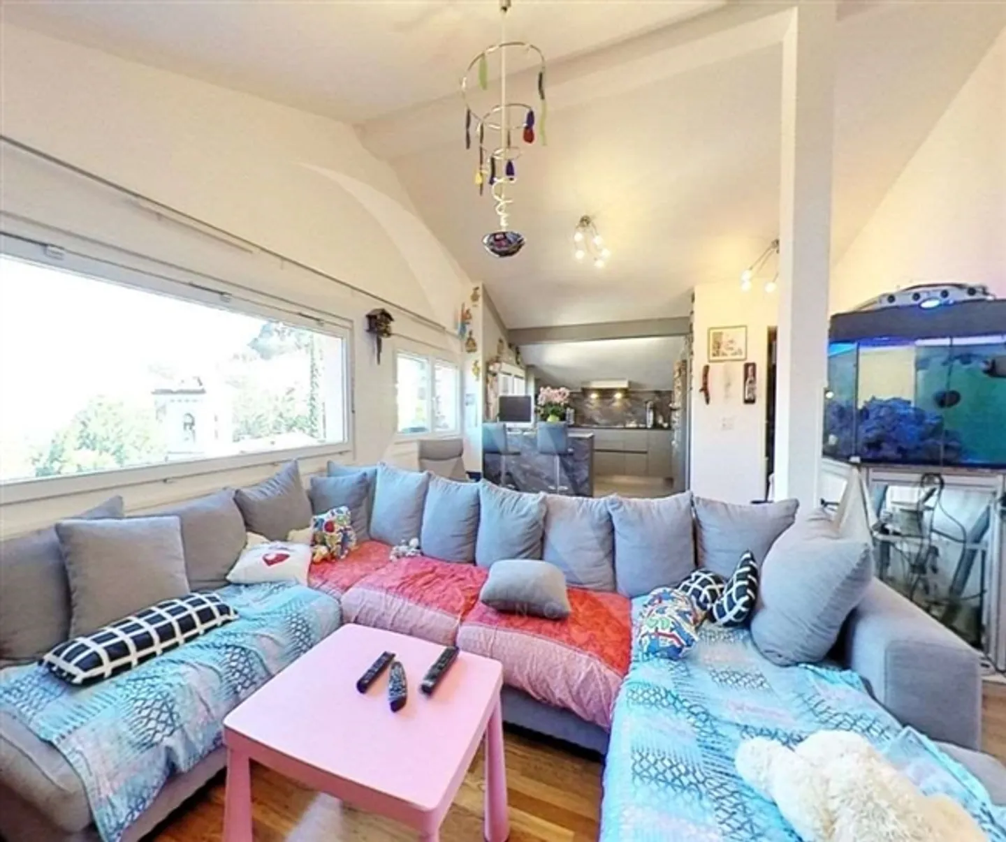 Geräumiges und helles Dachgeschoss 150MQ. Seeblick - Foto 2 von 19