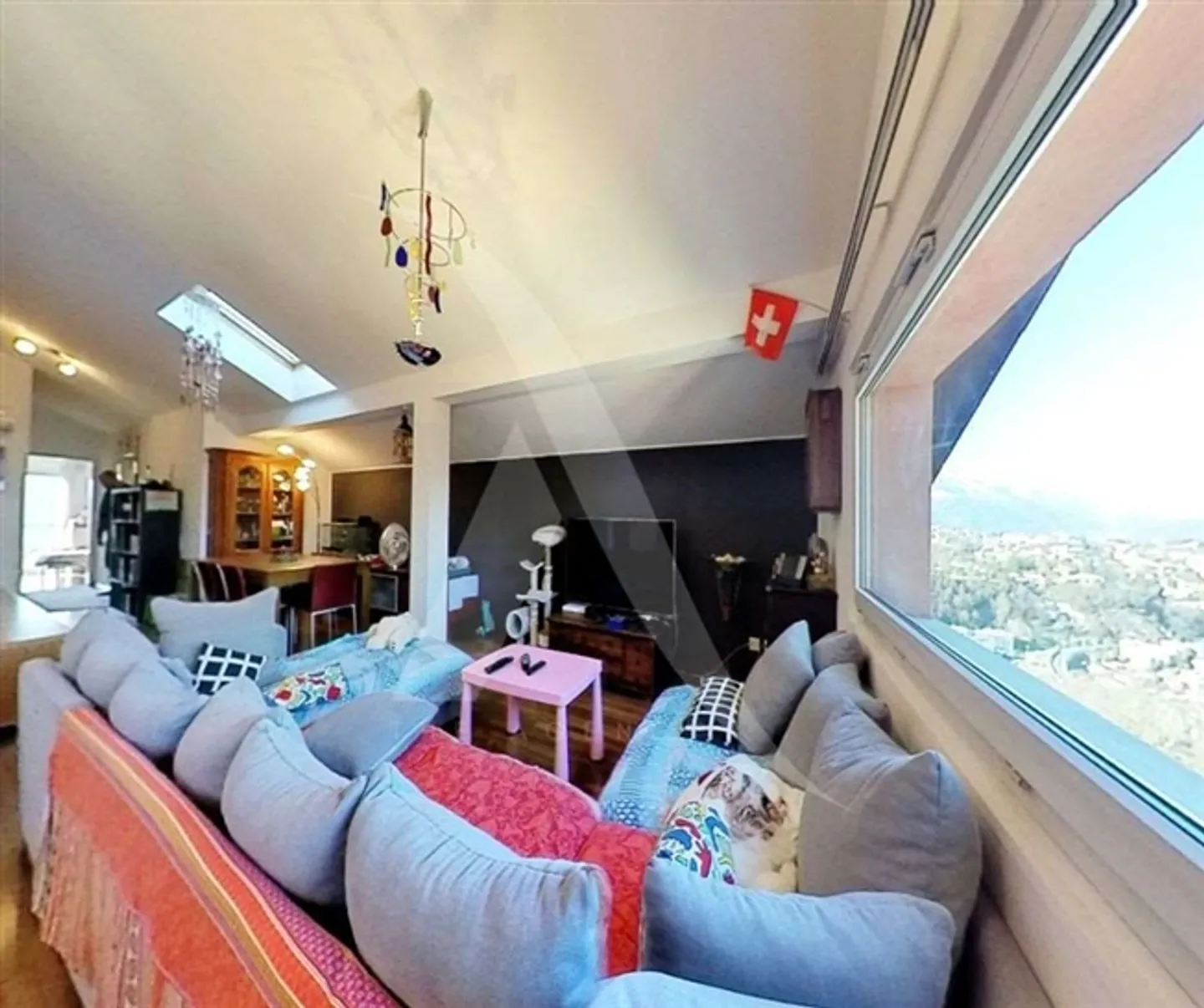 Geräumiges und helles Dachgeschoss 150MQ. Seeblick - Foto 3 von 19