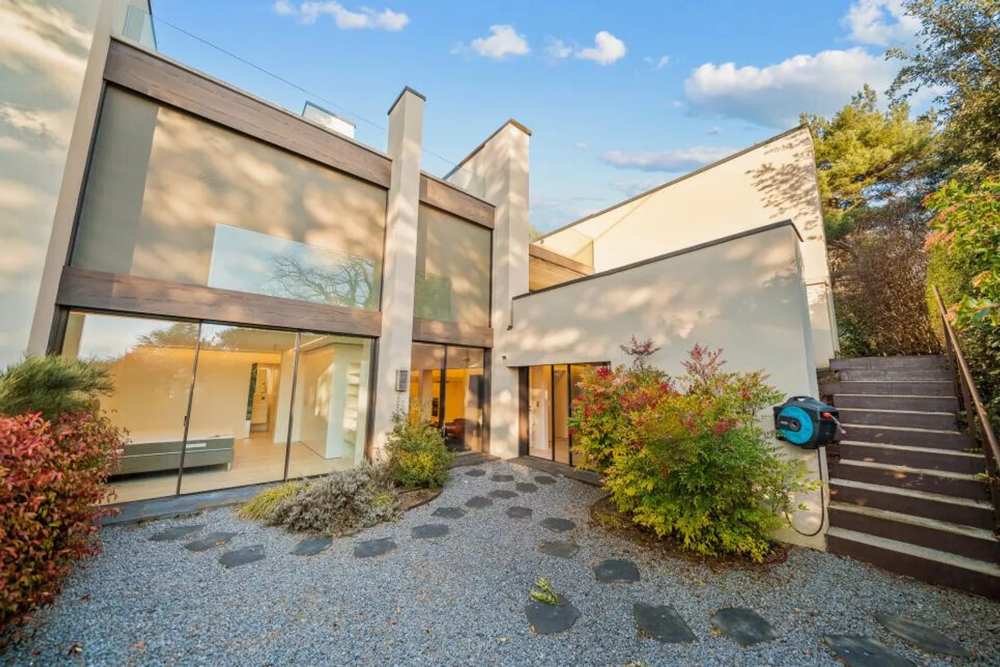 Superbe maison de ville avec jardin et piscine au coeur de Chailly - Photo 1 of 13