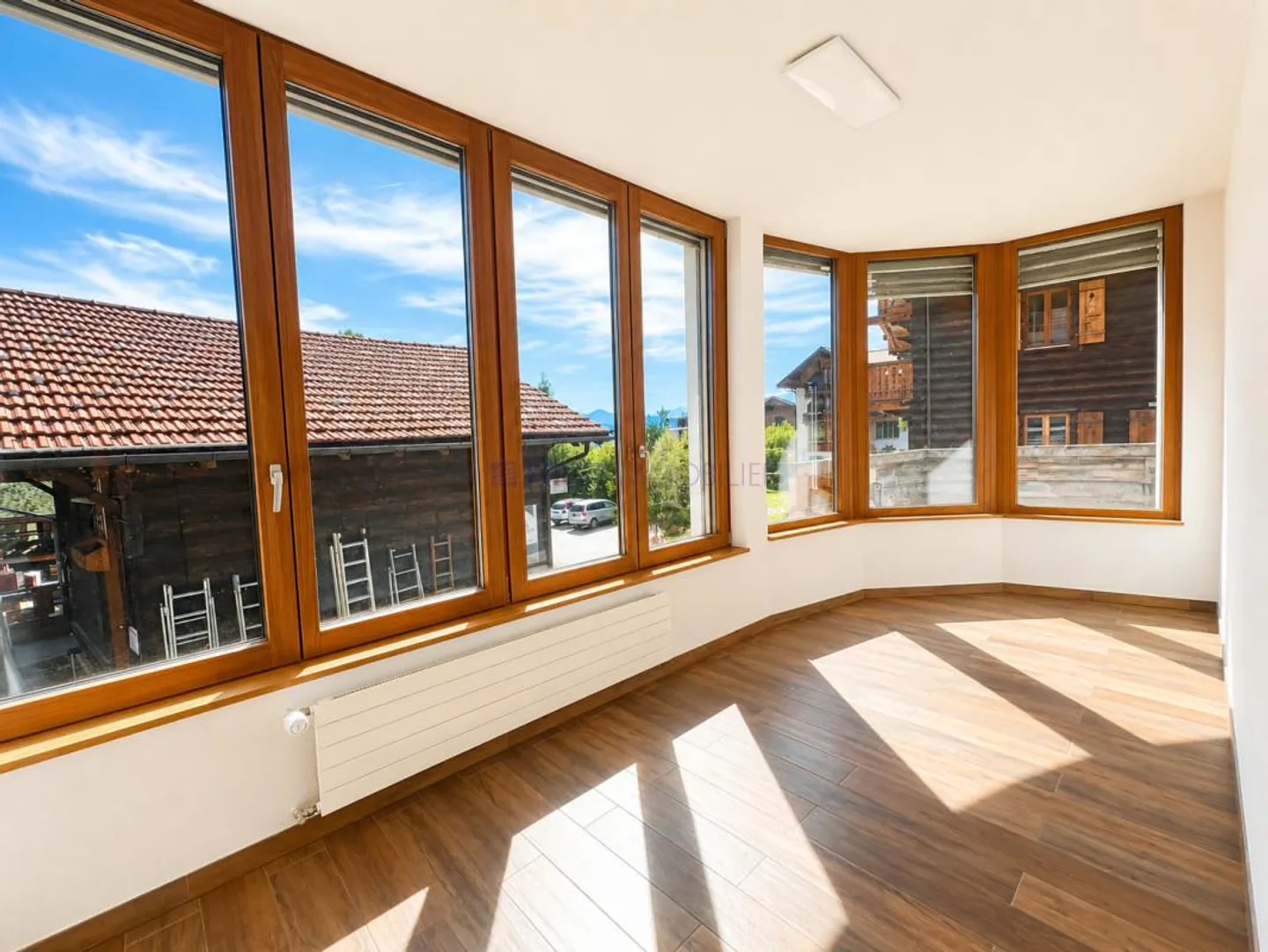 Appartement spacieux avec grande terrasse - Photo 5 sur 20