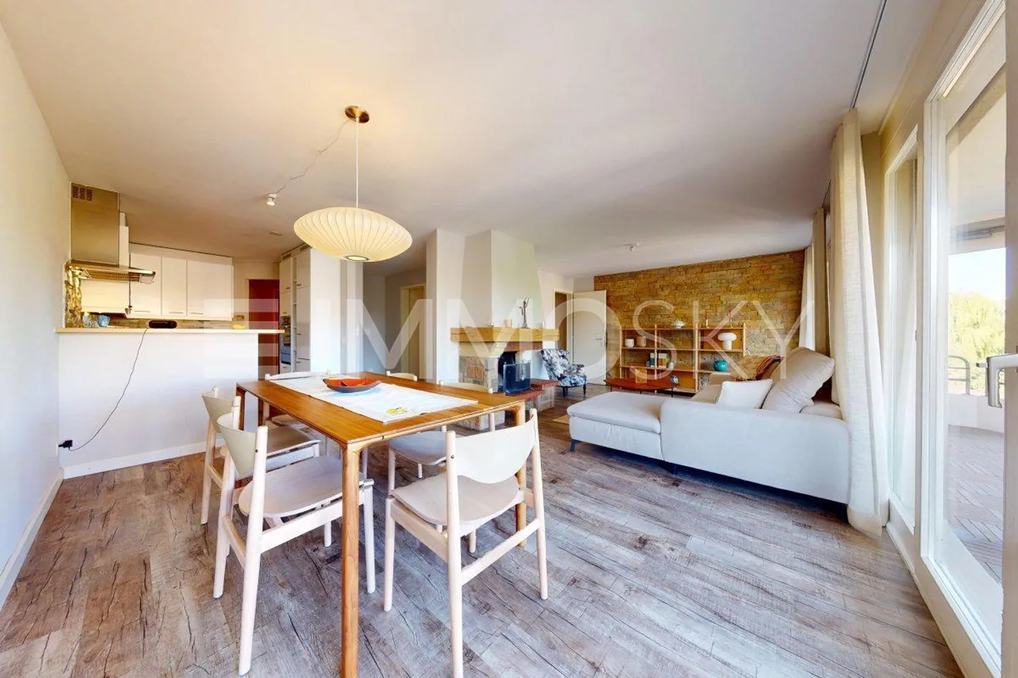 RESERVED - Superb renovated apartment - Photo 1 of 5