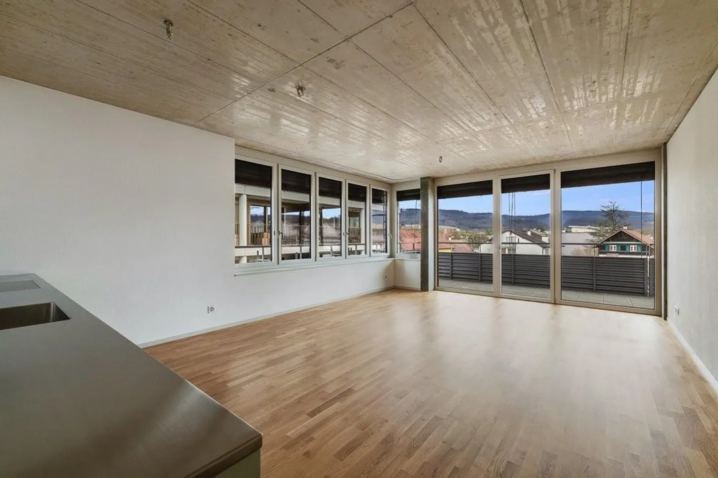 Modern Architecture: 4.5-Room Apartment in Open Beam Construction - Photo 2 of 9