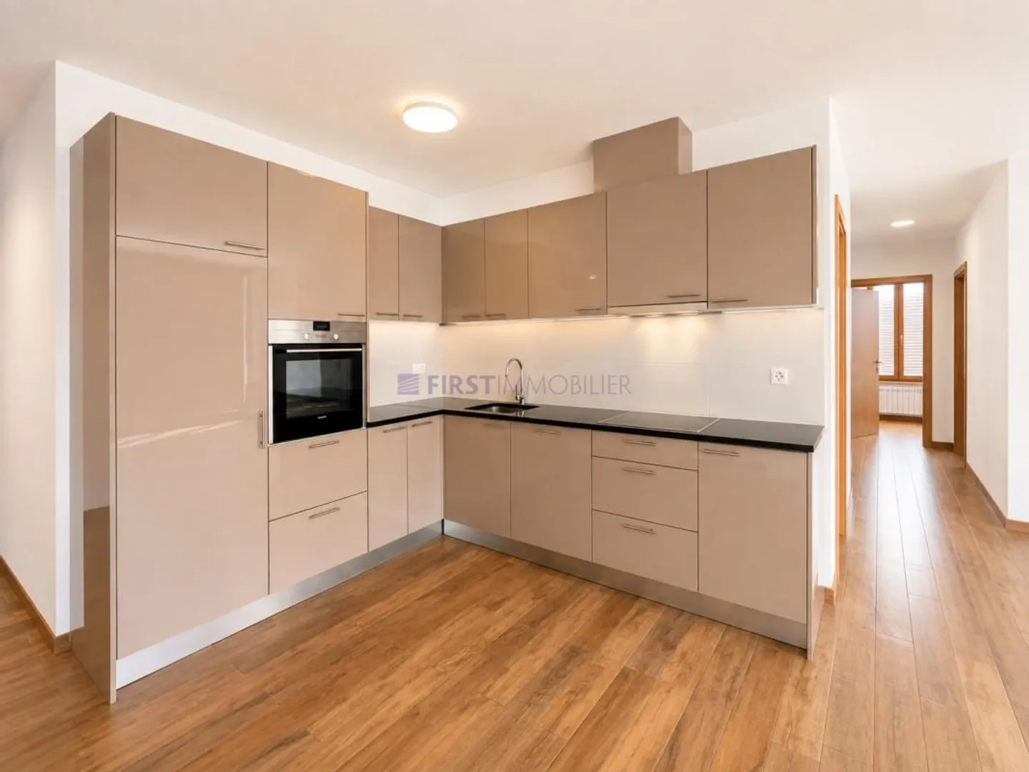 Appartement spacieux avec grande terrasse - Photo 8 sur 20