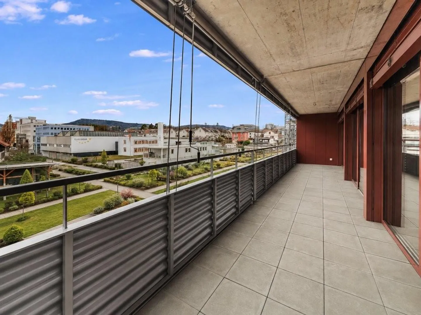 Modern Architecture: 4.5-Room Apartment in Open Beam Construction - Photo 9 of 9