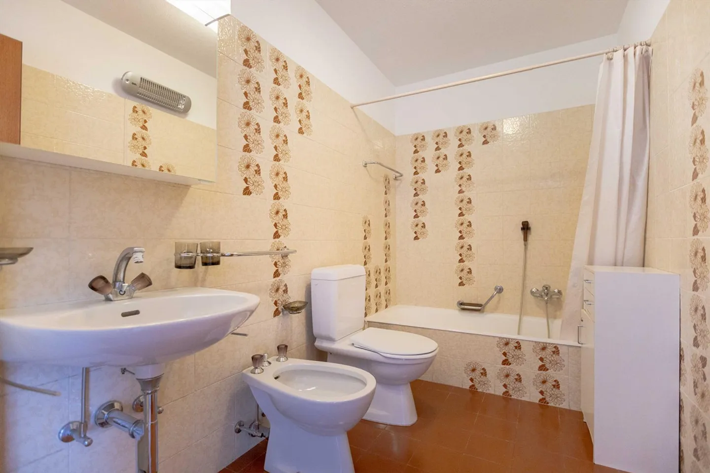 Comfortable 2.5-room apartment in the green in Mendrisio - Photo 6 of 9