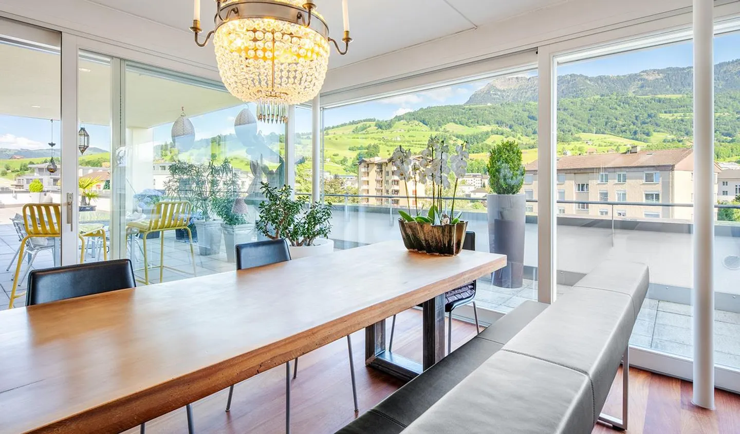 Penthouse above the rooftops of Küssnacht - urban living location with Rigi view - Photo 2 of 11