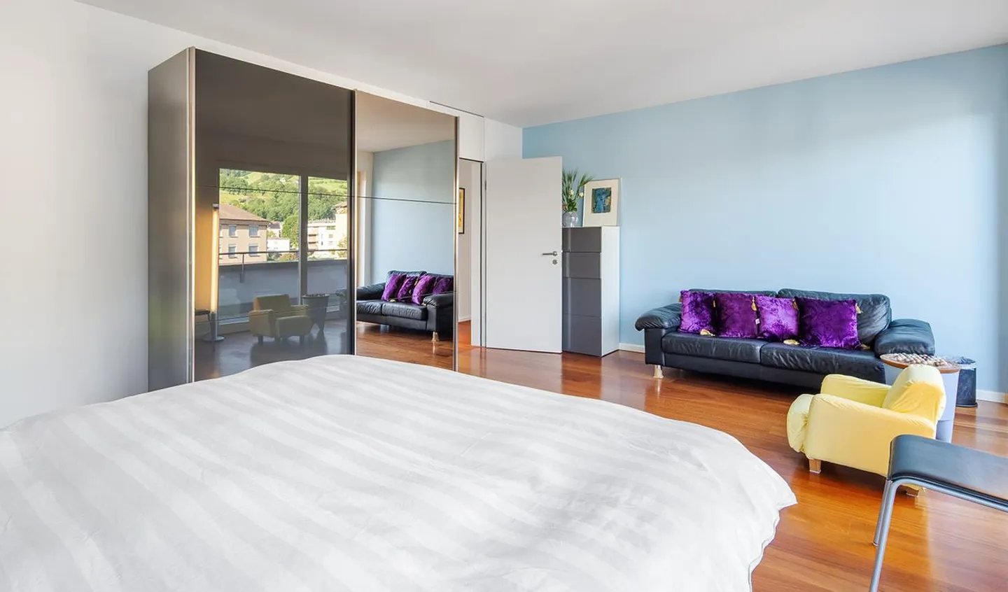 Penthouse above the rooftops of Küssnacht - urban living location with Rigi view - Photo 6 of 11