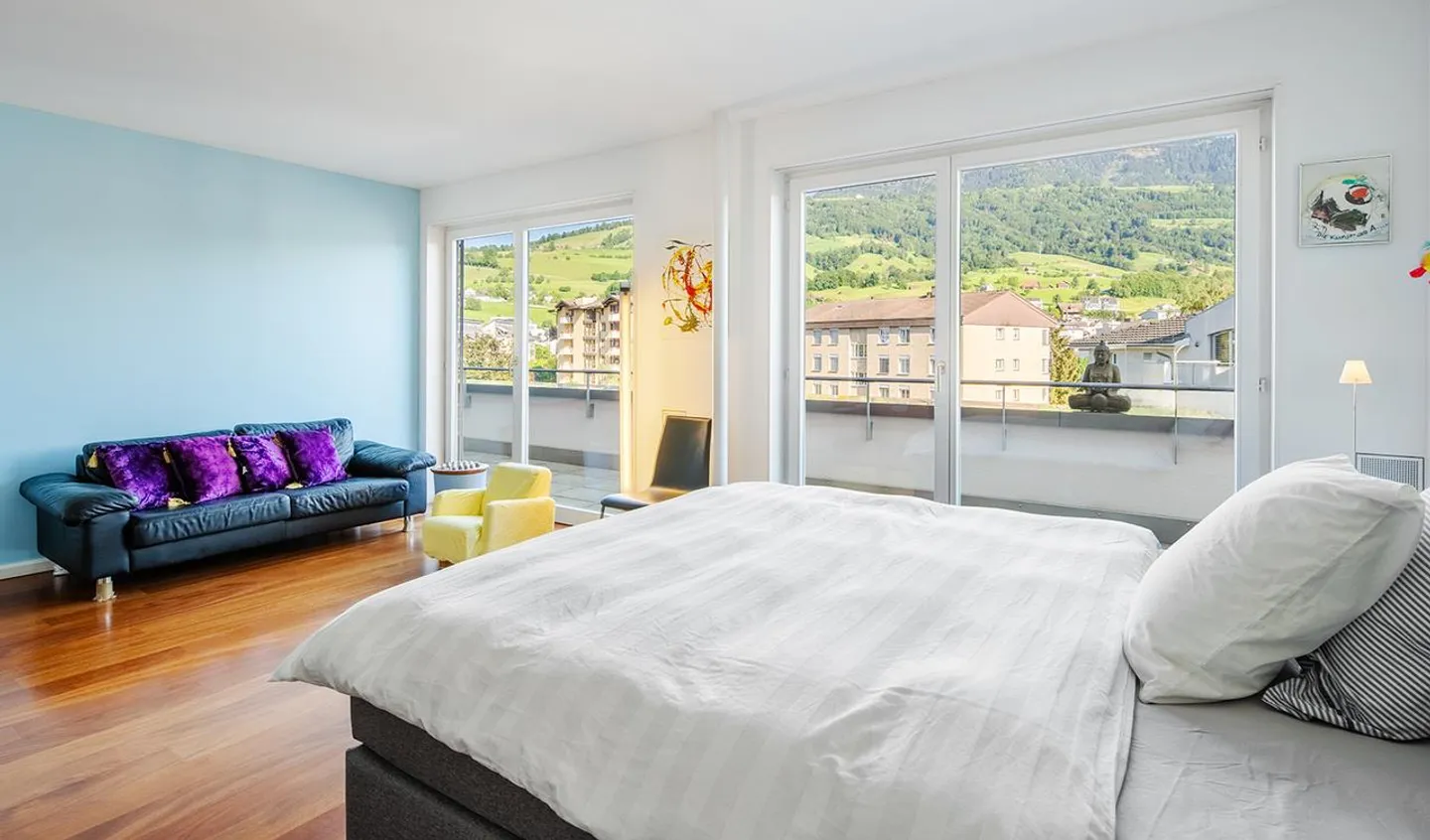 Penthouse above the rooftops of Küssnacht - urban living location with Rigi view - Photo 7 of 11