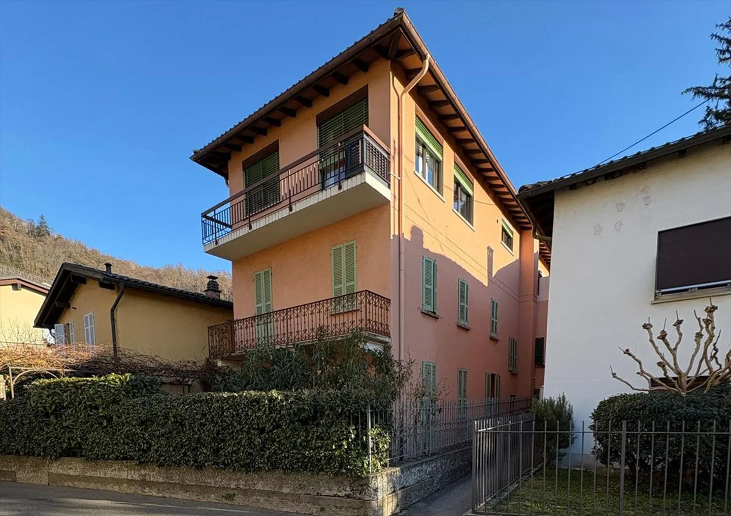 Casa singola in affitto - Foto 1 di 13