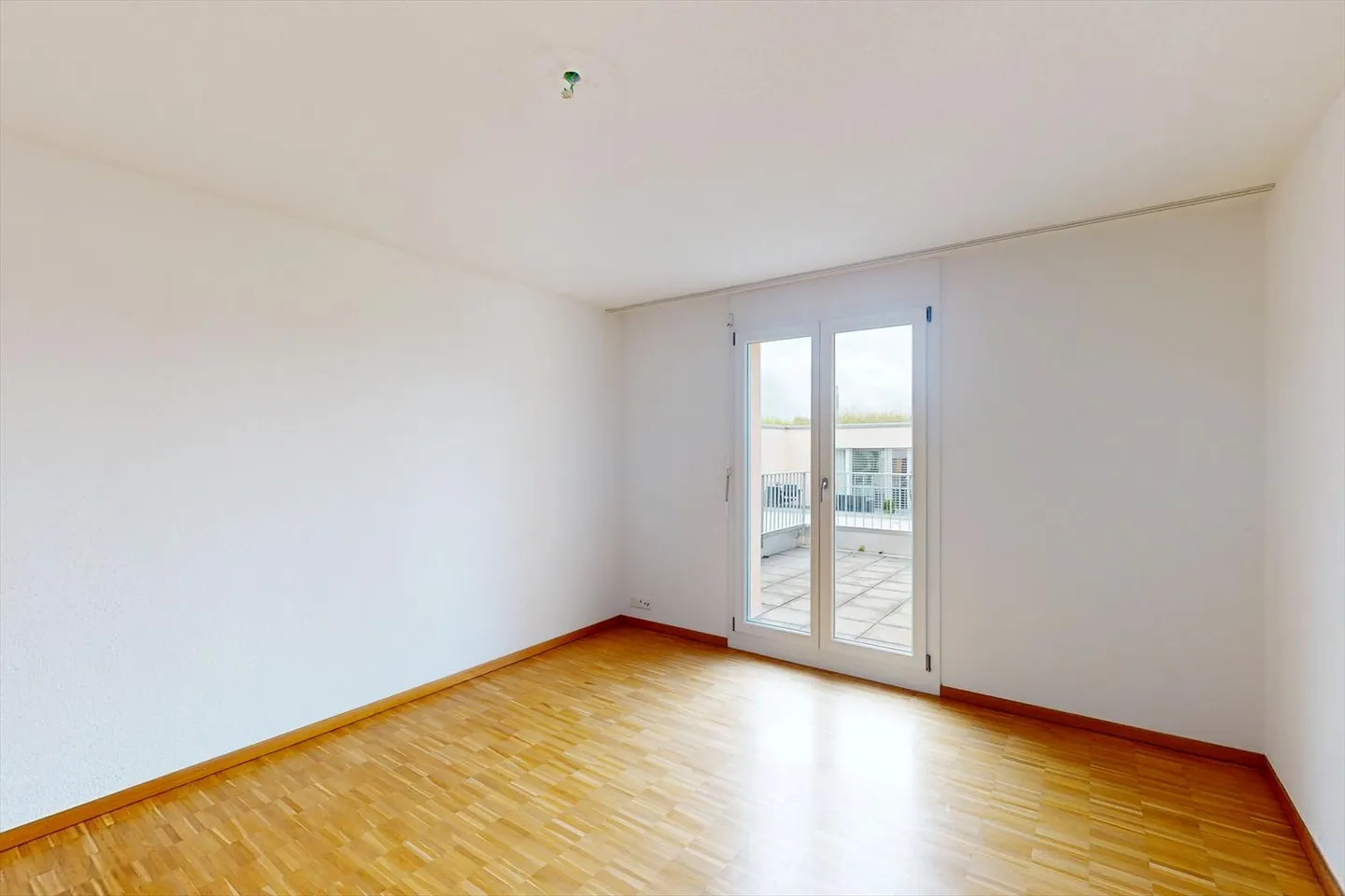 Appartement en attique avec grande terrasse dans la verdure - Photo 6 sur 12