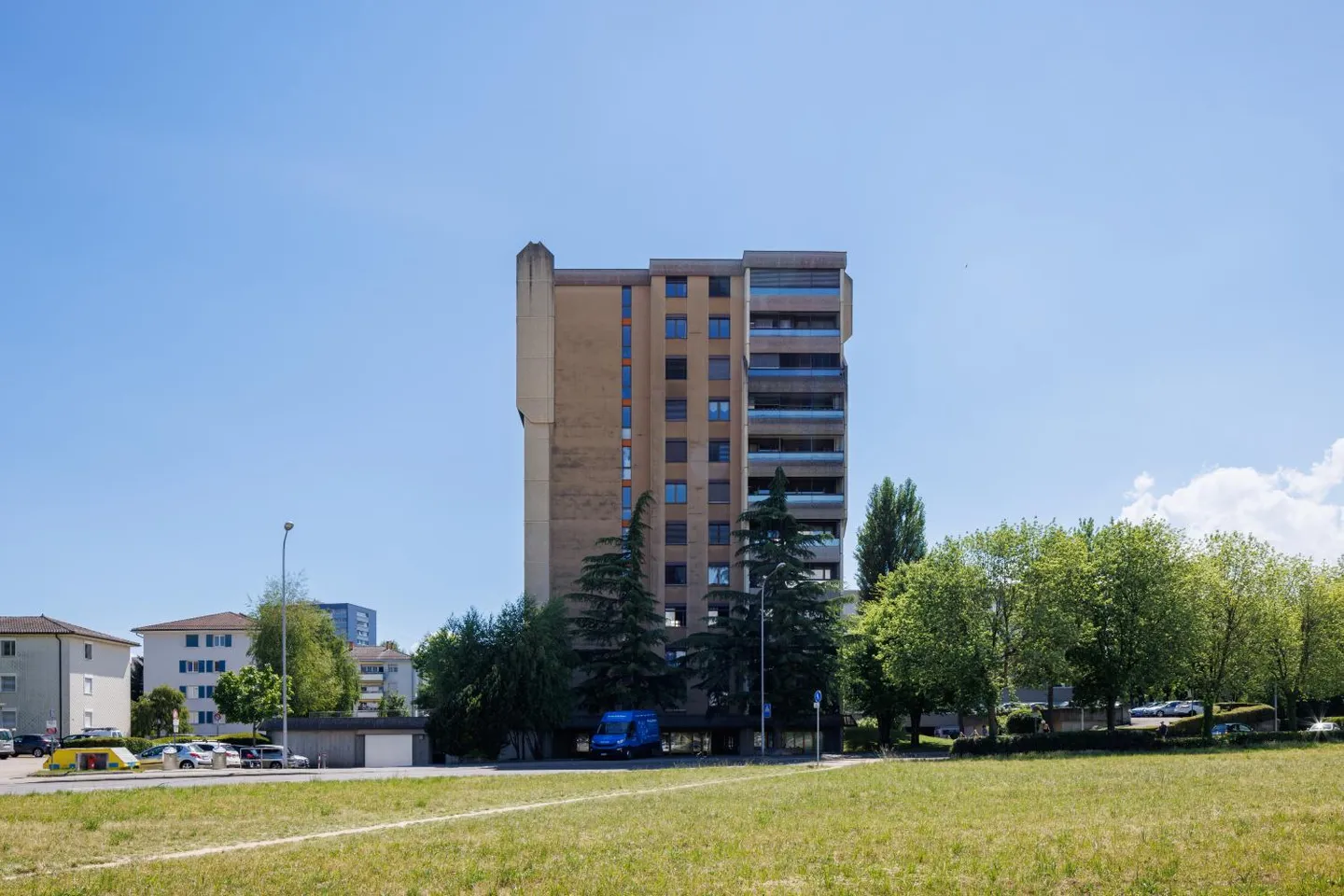 Appartement Charmant dans un Quartier Calme - Photo 2 sur 3