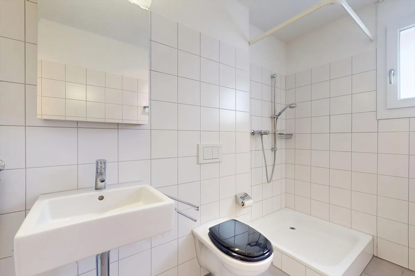 Appartement en attique avec grande terrasse dans la verdure - Photo 8 sur 12