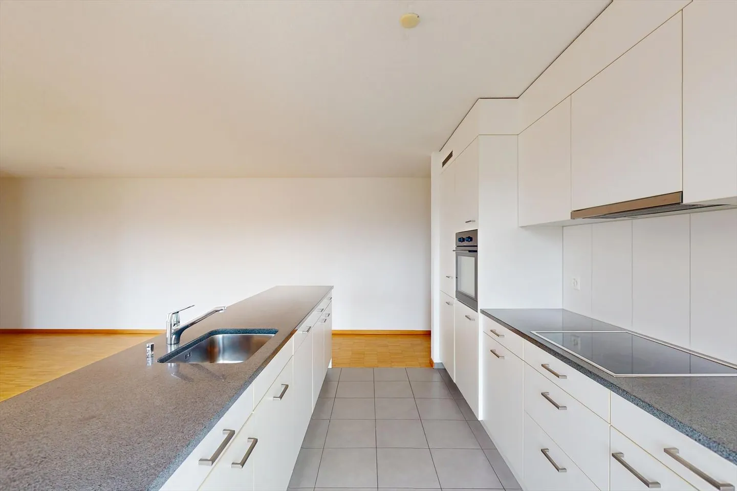 Appartement en attique avec grande terrasse dans la verdure - Photo 10 sur 12