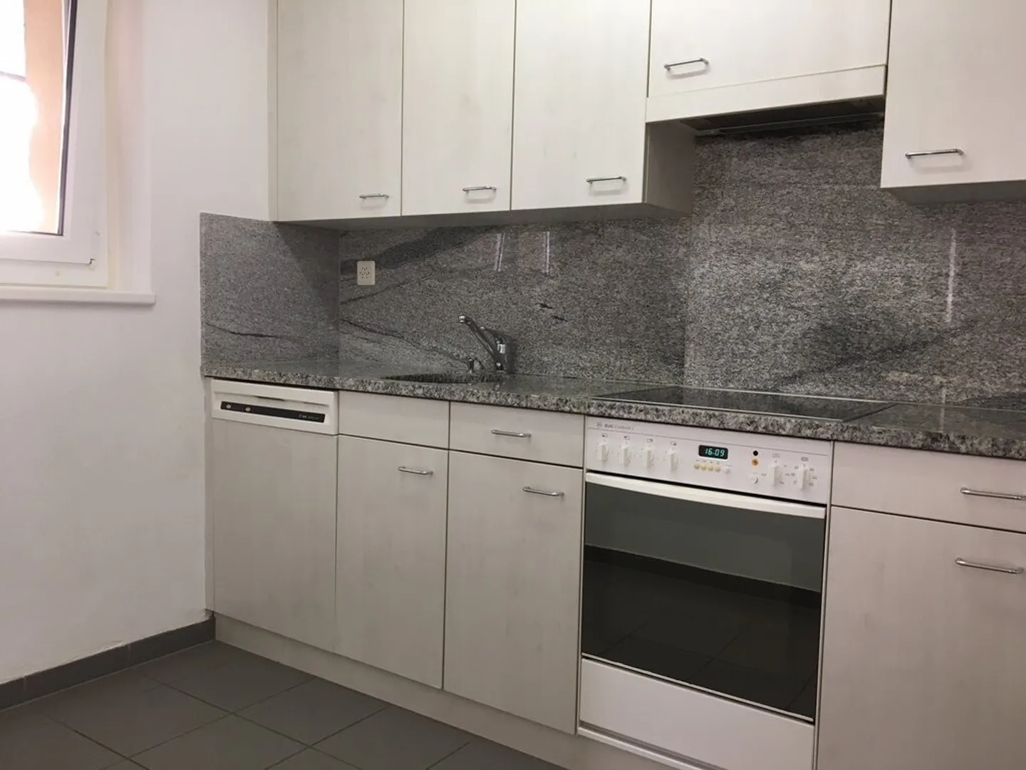 Sonnige Wohnung Nähe Bahnhof - Foto 2 von 6