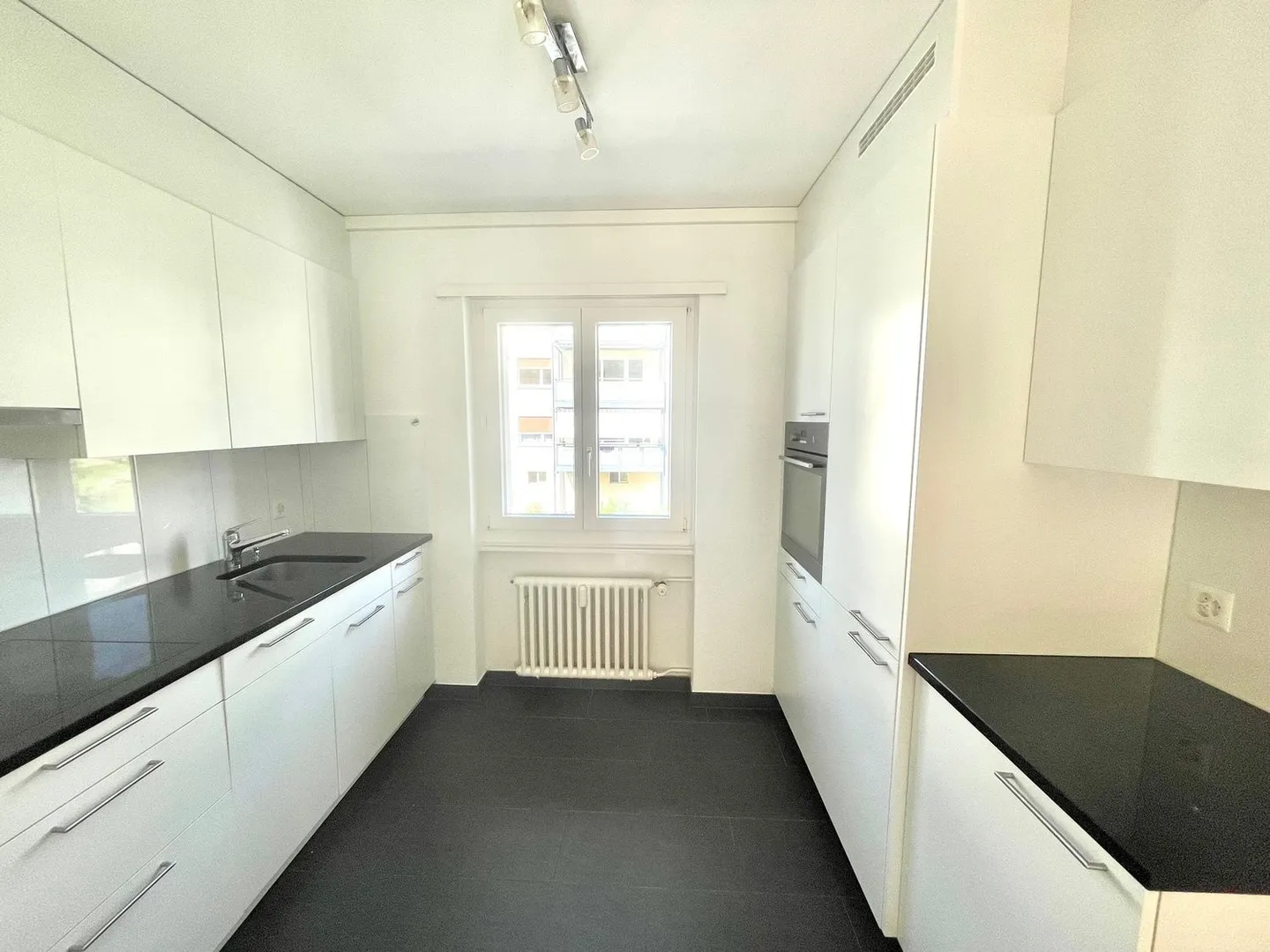 Schöne 4-Zi. Wohnung mit sonnigem Balkon - Foto 2 von 7