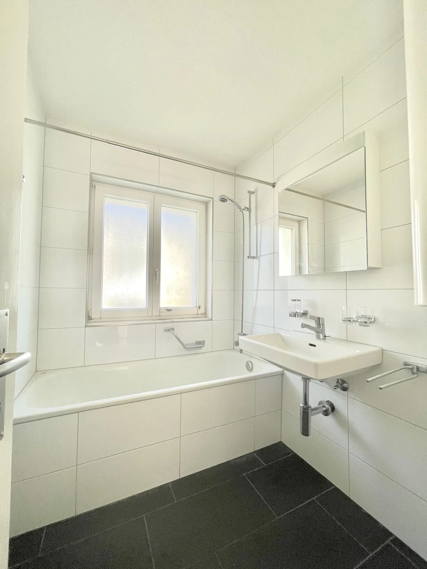 Schöne 4-Zi. Wohnung mit sonnigem Balkon - Foto 3 von 7