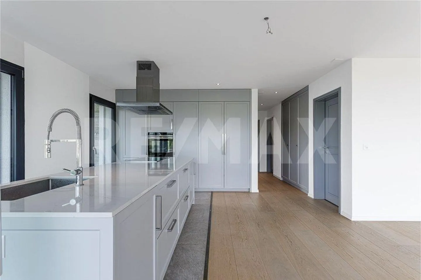 Magnificent 3.5-room apartment with 400m² garden in Orsonnens (FR) - Photo 4 of 12