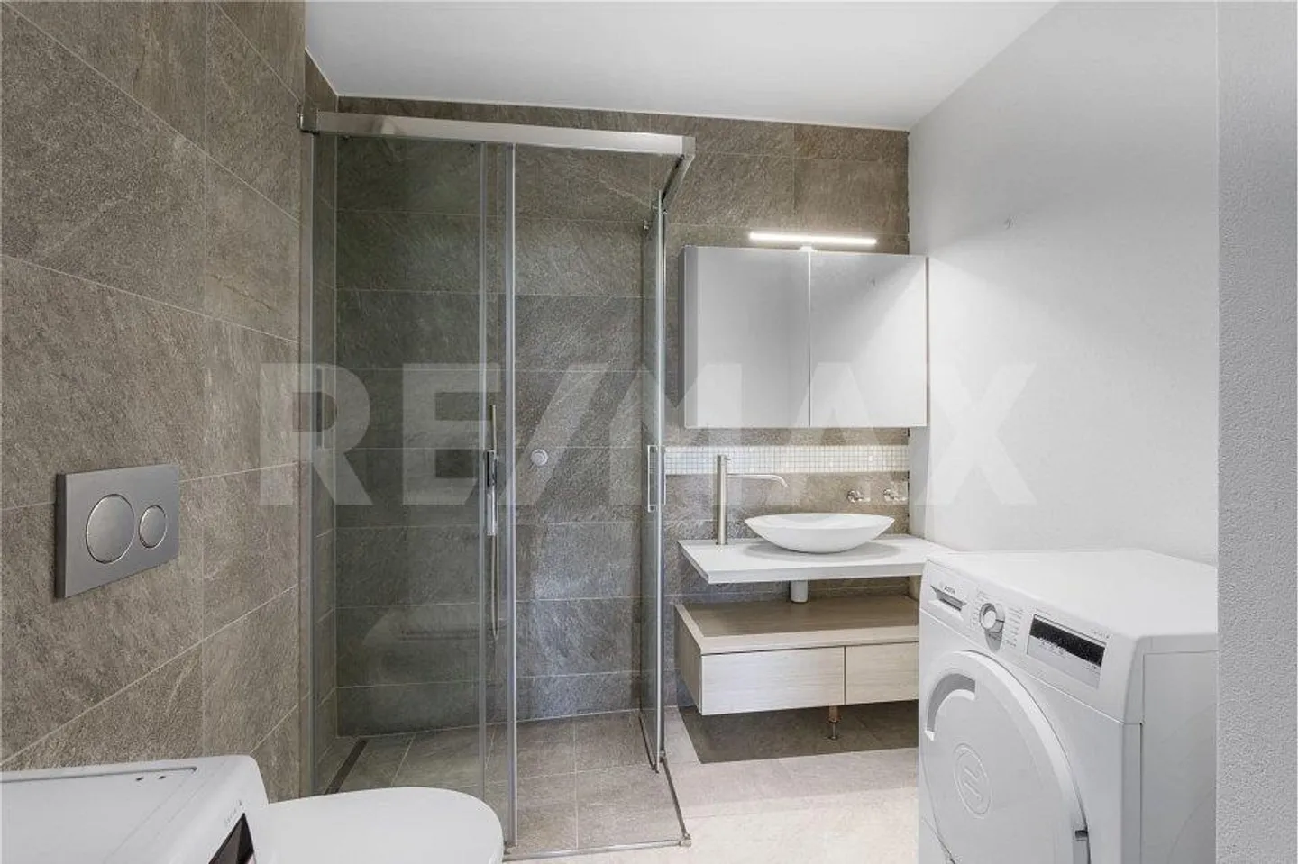 Magnificent 3.5-room apartment with 400m² garden in Orsonnens (FR) - Photo 7 of 12