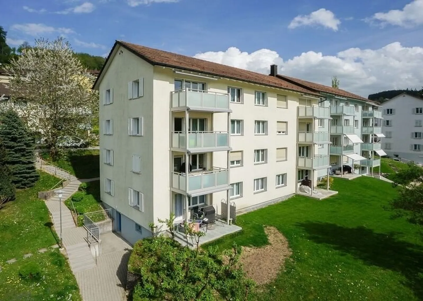 Schöne 4-Zi. Wohnung mit sonnigem Balkon - Foto 1 von 7