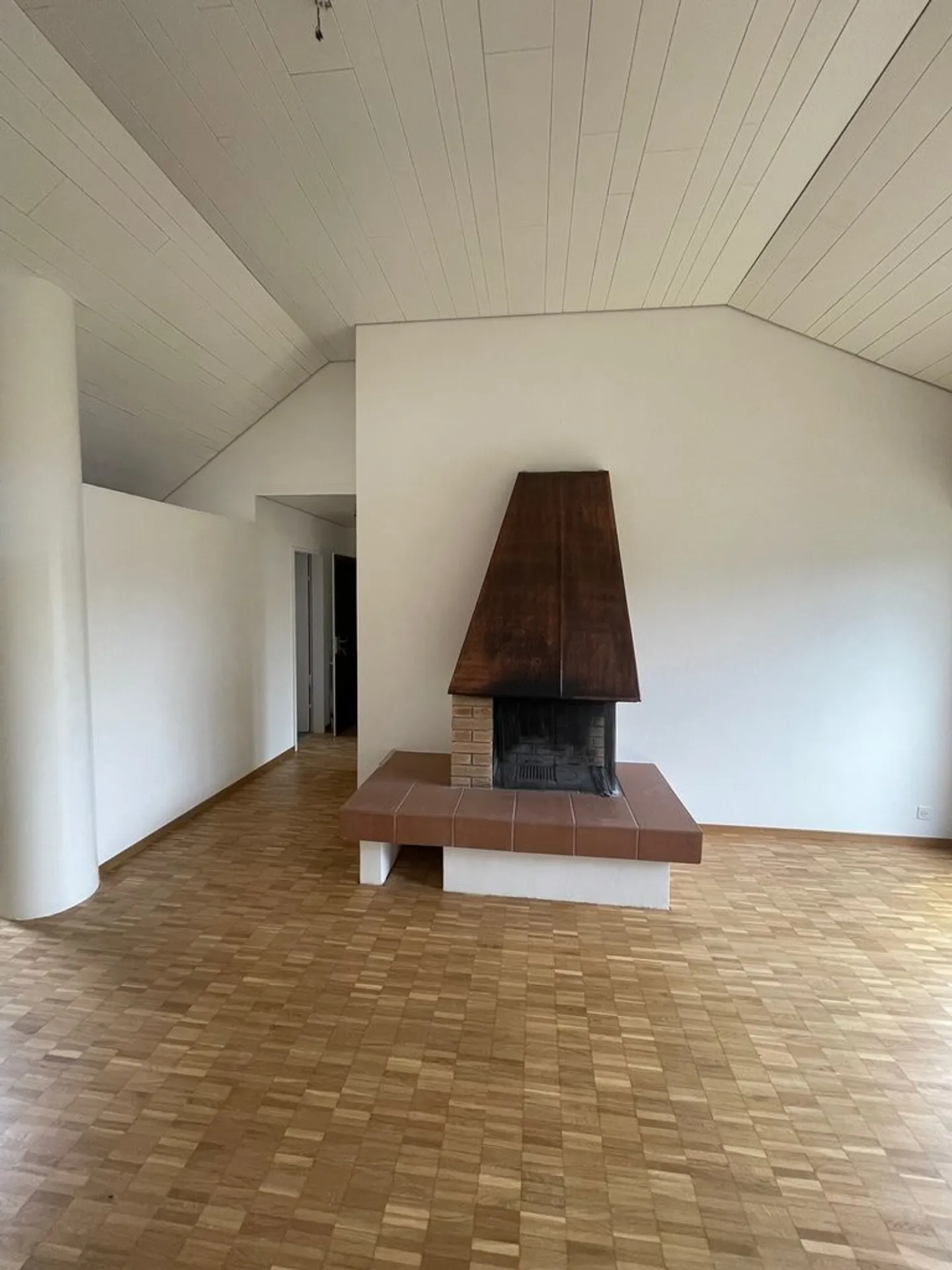 Charmante appartement de toit 2.5 pièces au cœur de Lucerne - Photo 3 sur 9