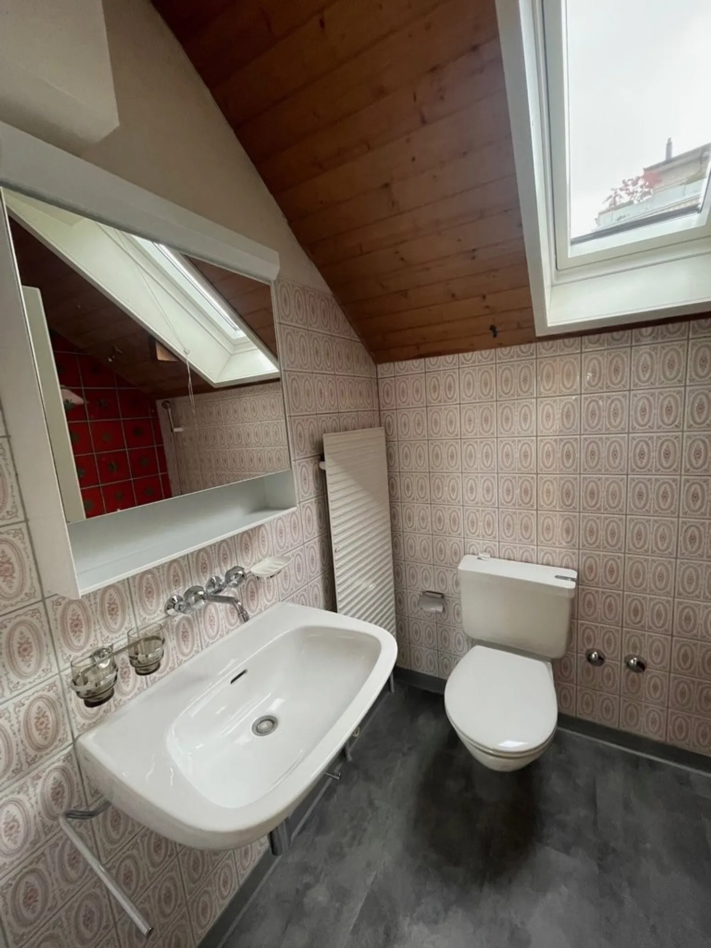 Charmante appartement de toit 2.5 pièces au cœur de Lucerne - Photo 7 sur 9