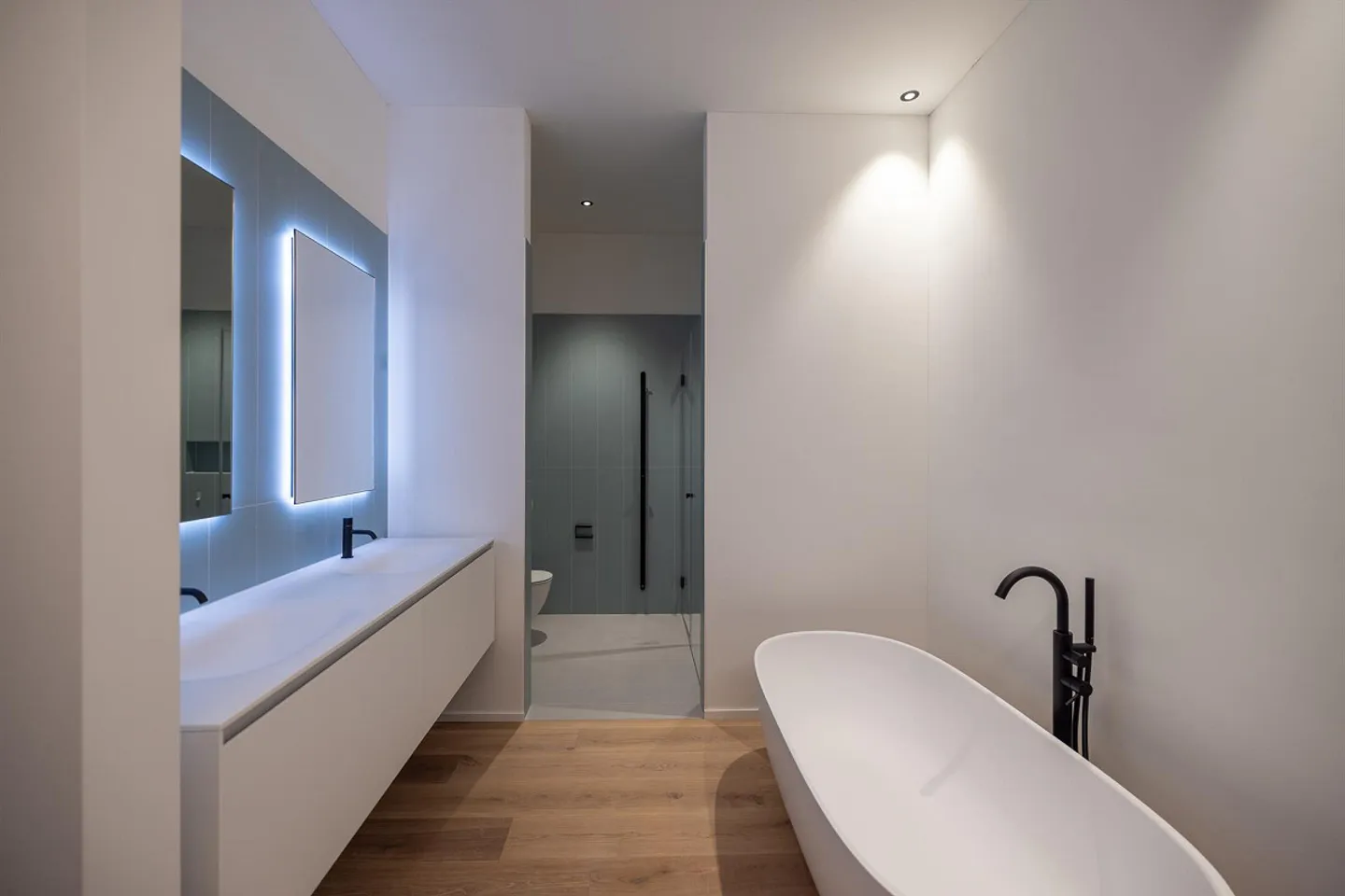 Alpine Luxury - Amidst the Mountains - Photo 11 of 13