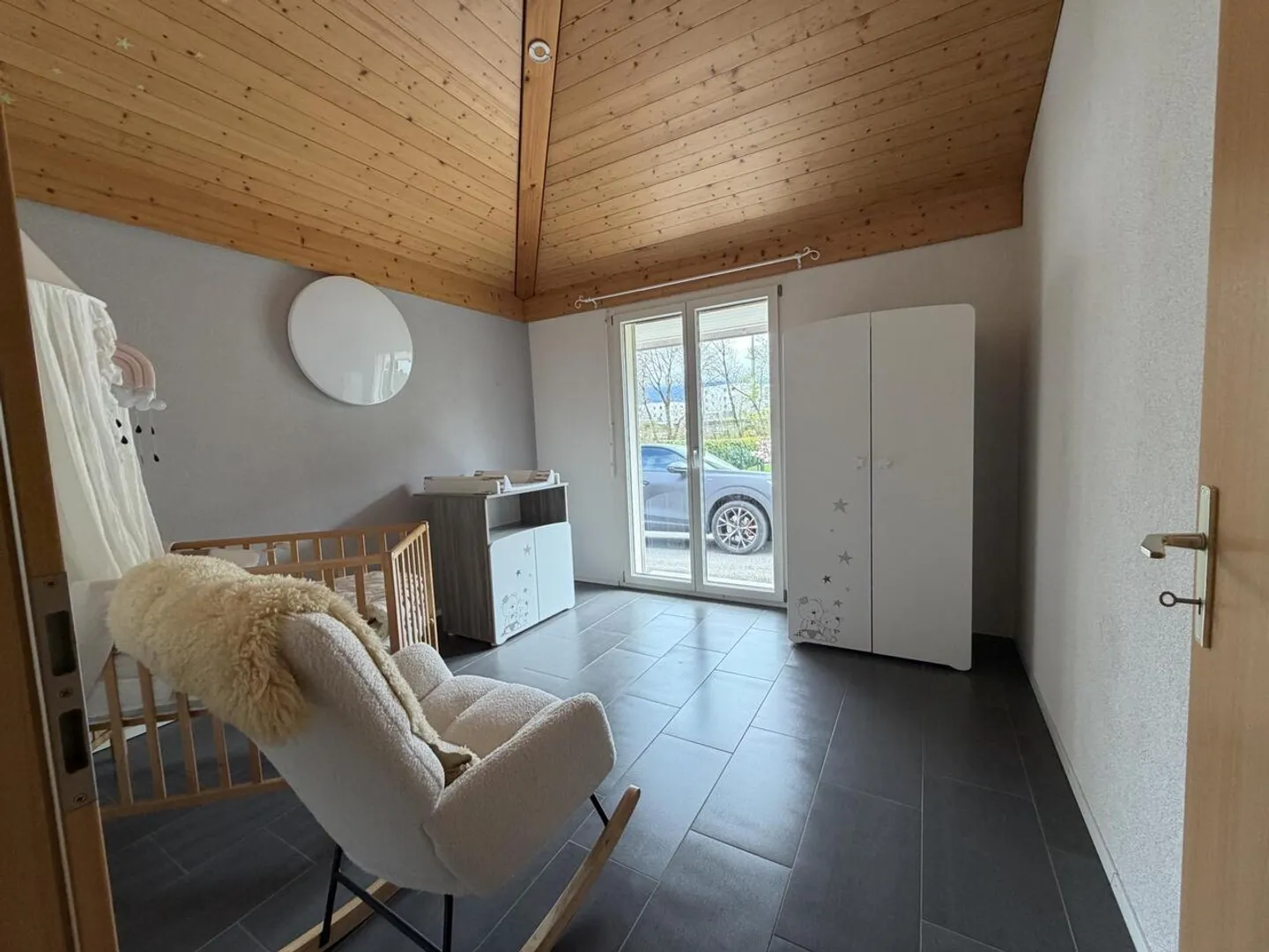 Zu vermieten - Einfamilienhaus mit 4,5 Zimmern und Garten in Riaz - Foto 7 von 9