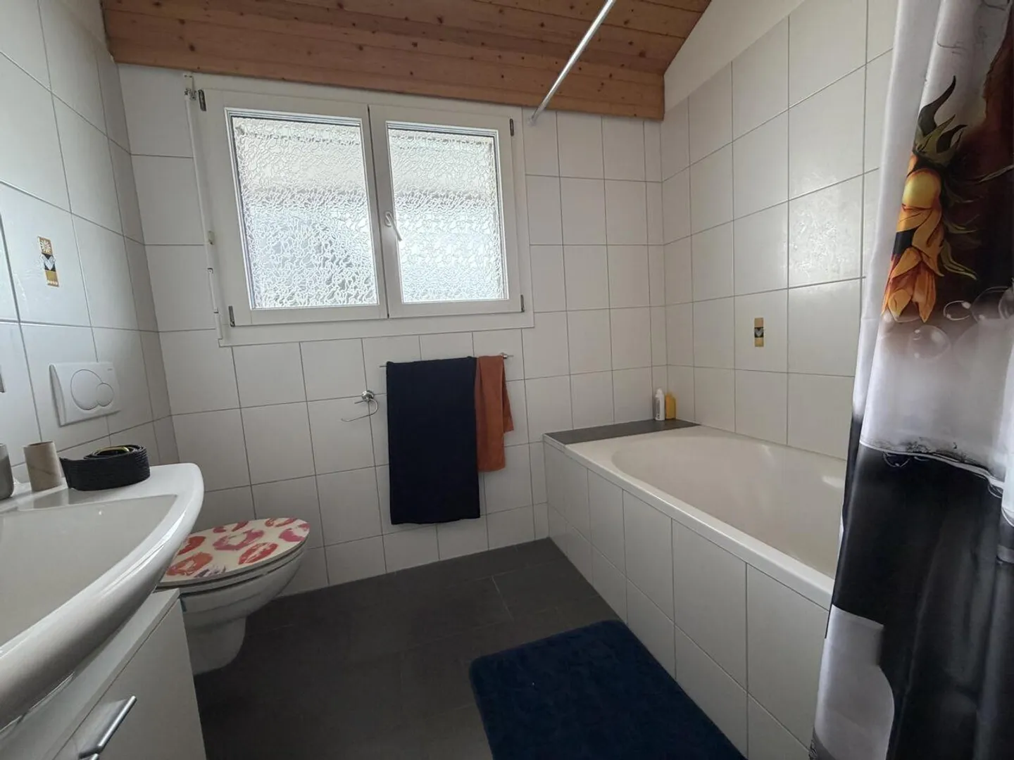 Zu vermieten - Einfamilienhaus mit 4,5 Zimmern und Garten in Riaz - Foto 9 von 9