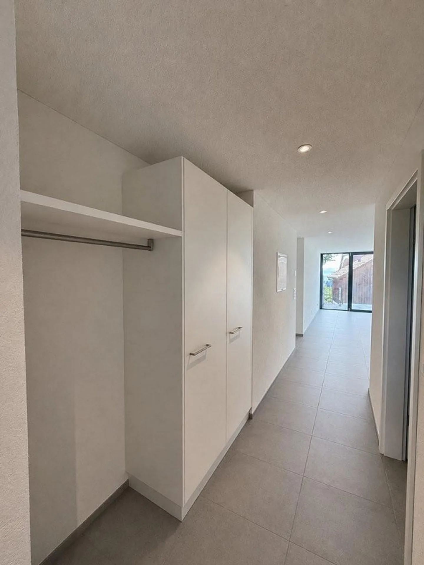 Prima occupazione: Moderno appartamento di 4,5 stanze nell'idilliaco Häutligen - Foto 4 di 11