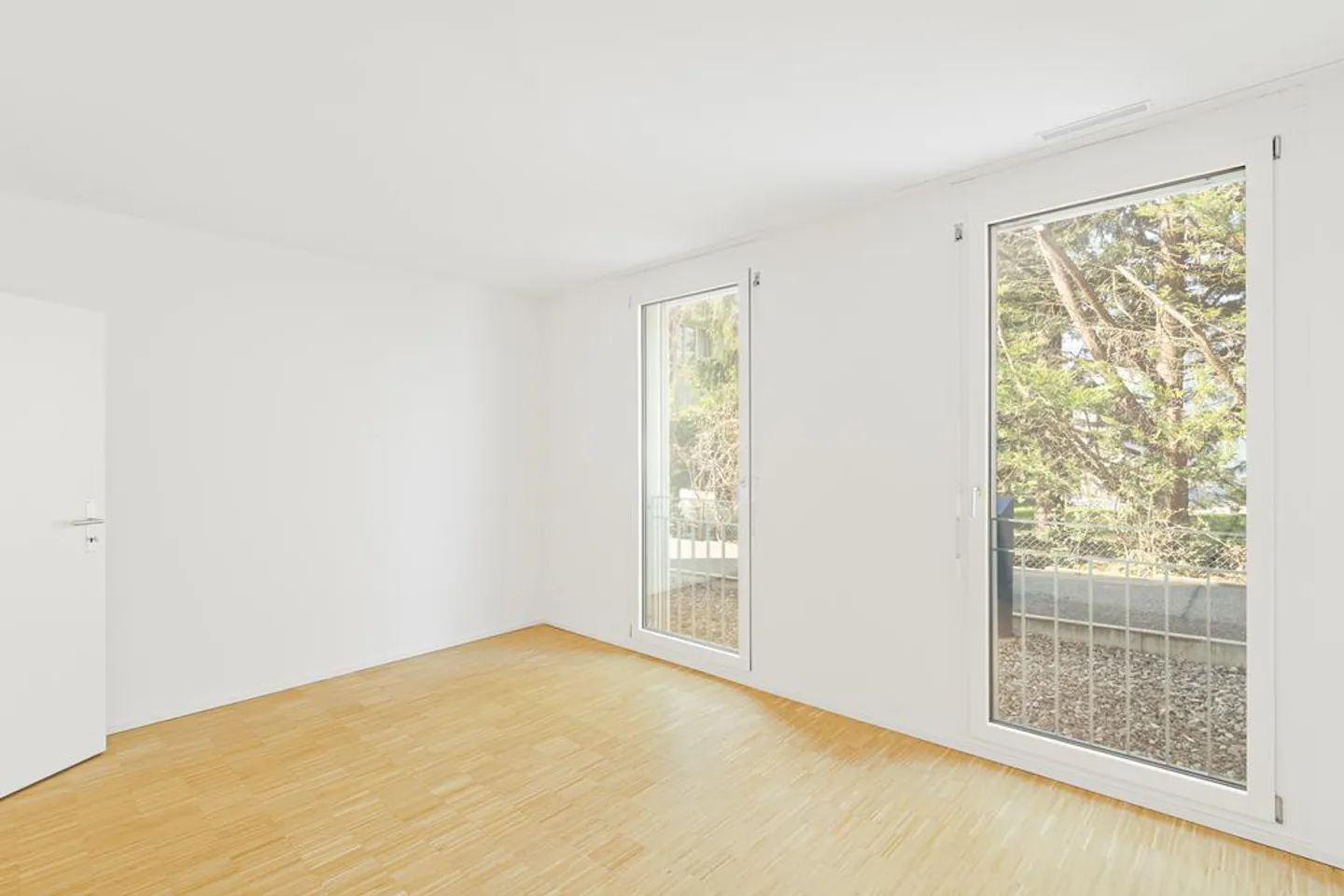 Modern apartment with beautiful loggia - Photo 6 of 11