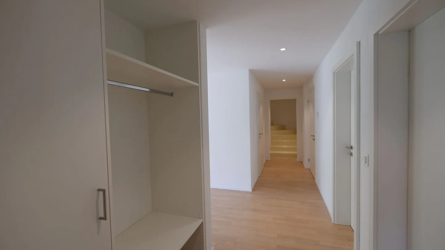 Maisonette moderna di 5,5 stanze con giardino - Vivere su due livelli a Fahrwangen - Foto 3 di 7