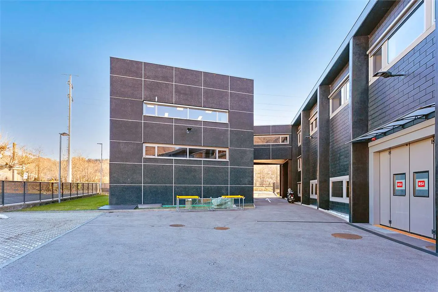 Lamone - For rent modular commercial spaces - Photo 2 of 13