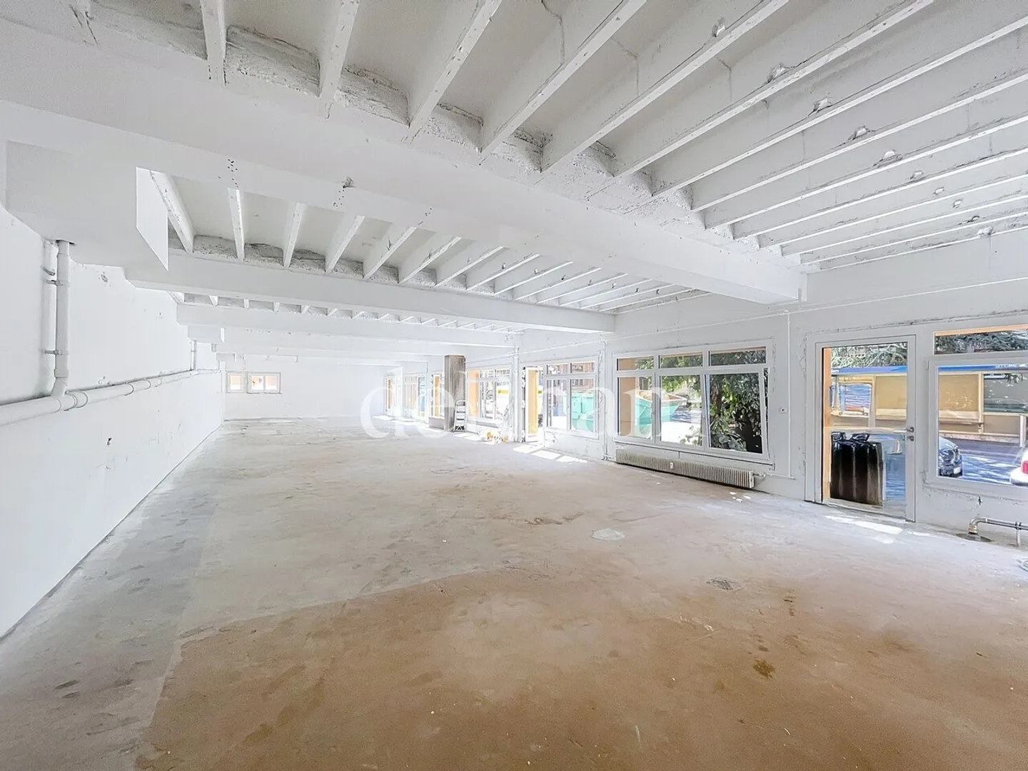 Arcade de 229m2 avec vitrine - Photo 4 sur 4