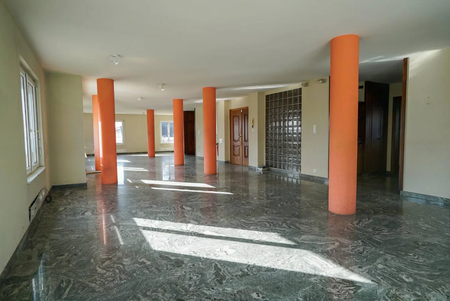 Sulla soglia di Savigny e vicino a Pully/Epalinges - Ufficio di 150 m² con posti auto - Foto 1 di 6