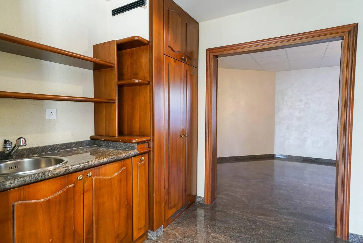 Sulla soglia di Savigny e vicino a Pully/Epalinges - Ufficio di 150 m² con posti auto - Foto 6 di 6