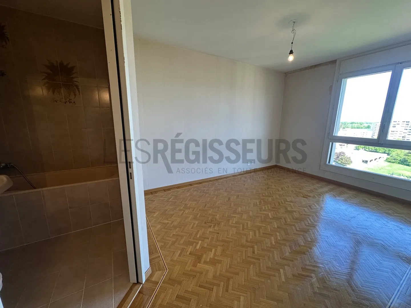 5-room apartment - Photo 4 of 7